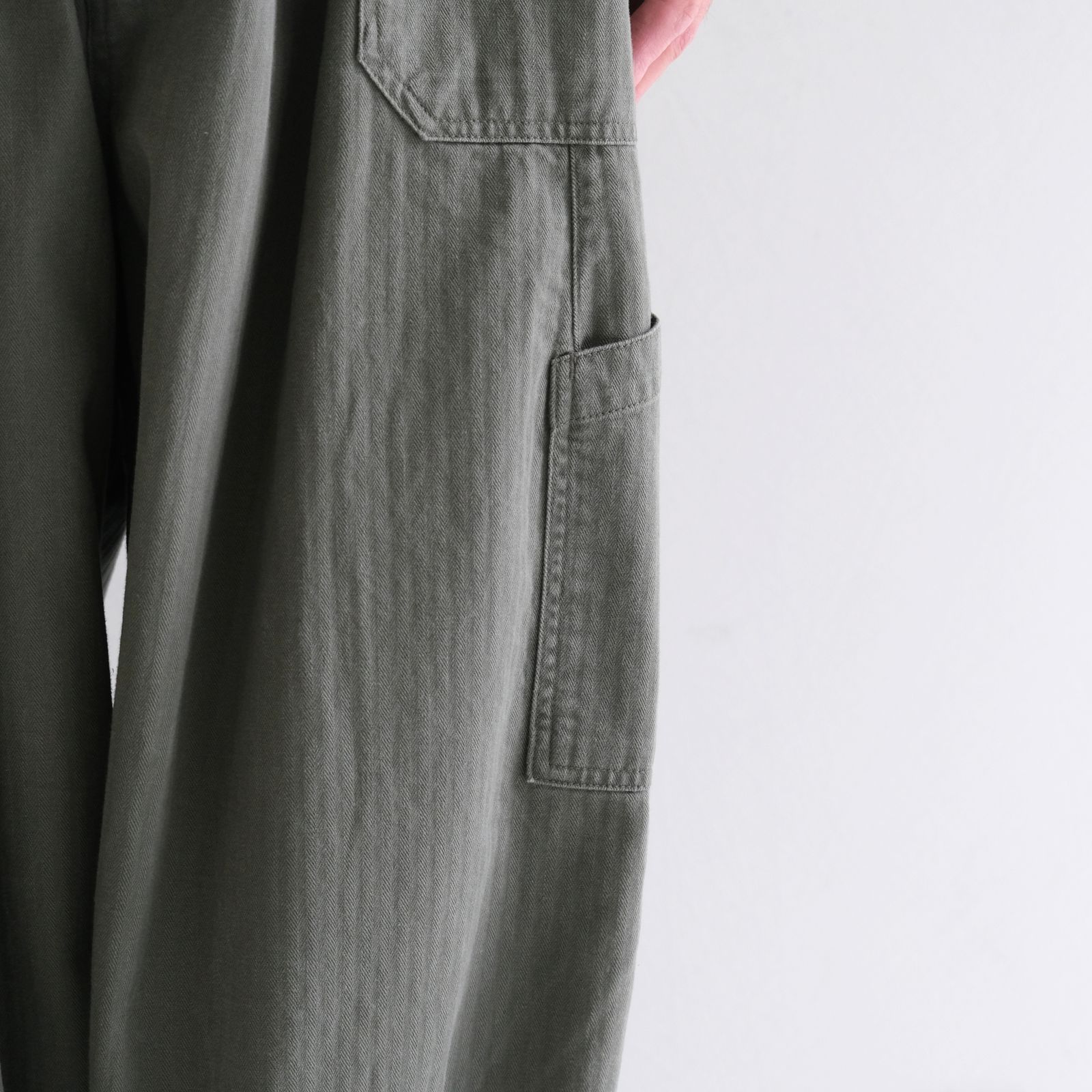 NU Balloon EZ Pants（KHAKI）