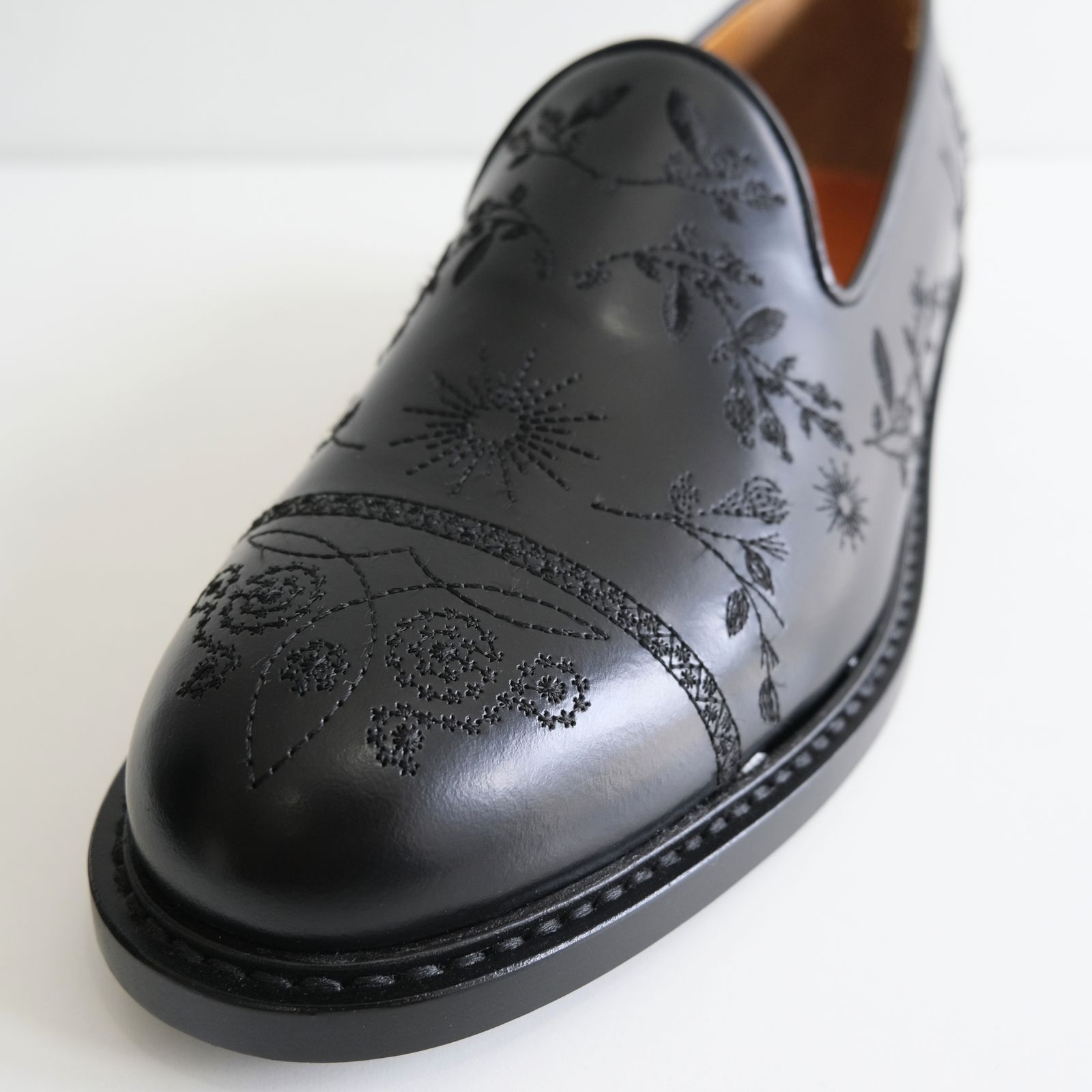 "DANCE" Embroidered Opera Shoes by HARUTA（BLACK）