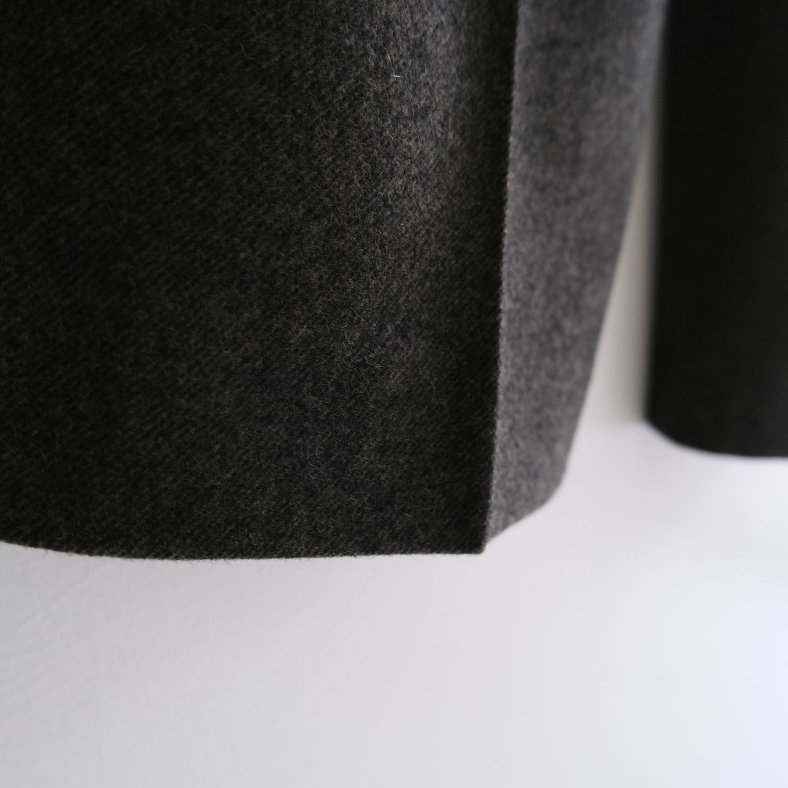IN TUCK TROUSERS ‐Powder melton‐ / パンツ / トラウザー / メルトン素材 / Mid Gray