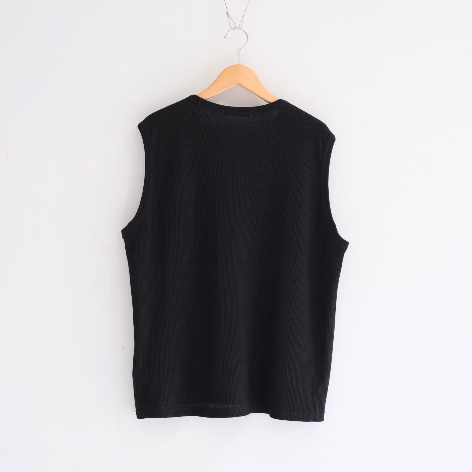 WRAP AROUND SLEEVELESS POCKET TEE ‐Recycle supima waffle‐ / ラップアラウンドスリーブレスポケットTEE ‐リサイクルスーピマワッフル‐（Black）