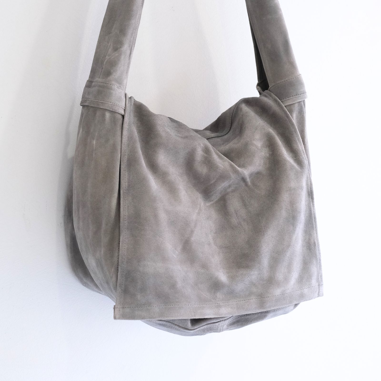 LEATHER SHOULDER BAG  - Cow split leather -（Gray）