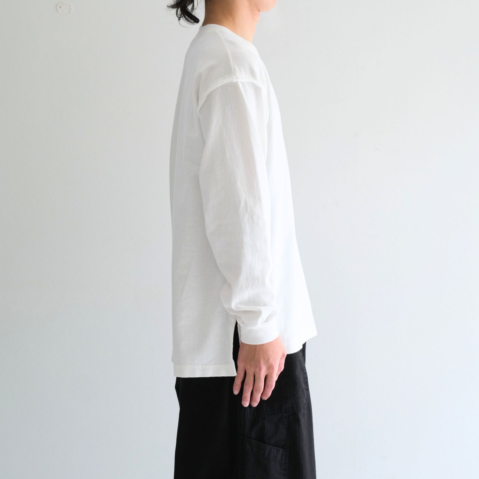 DETROIT LOGO CUTOFF LS TEE（OFF WHITE）