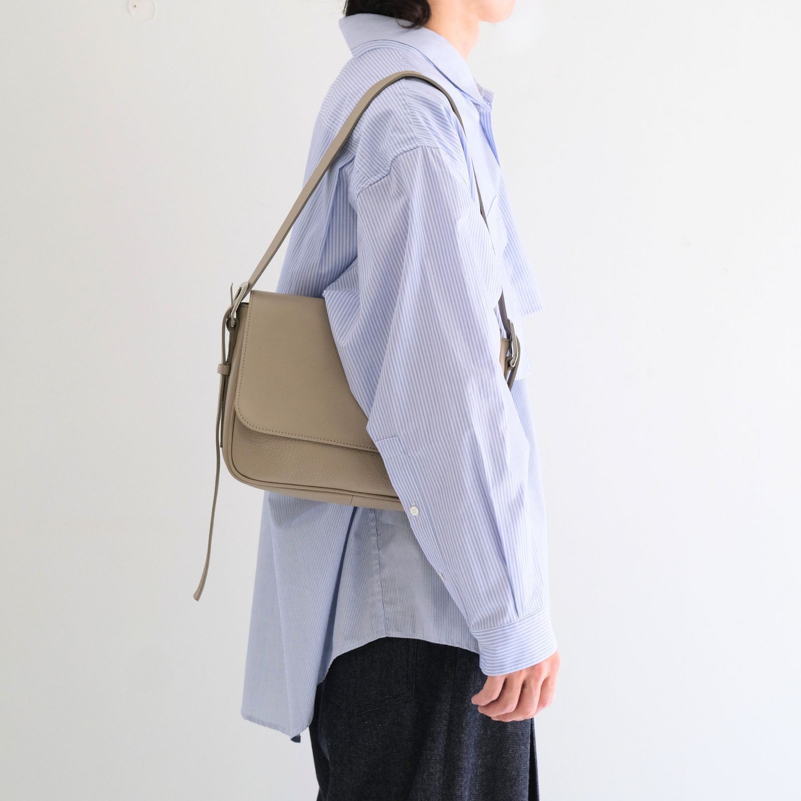【残り1点】Leather Shoulder Bag [Dumbo] / レザー ショルダー バッグ [ダンボ]（Gray）