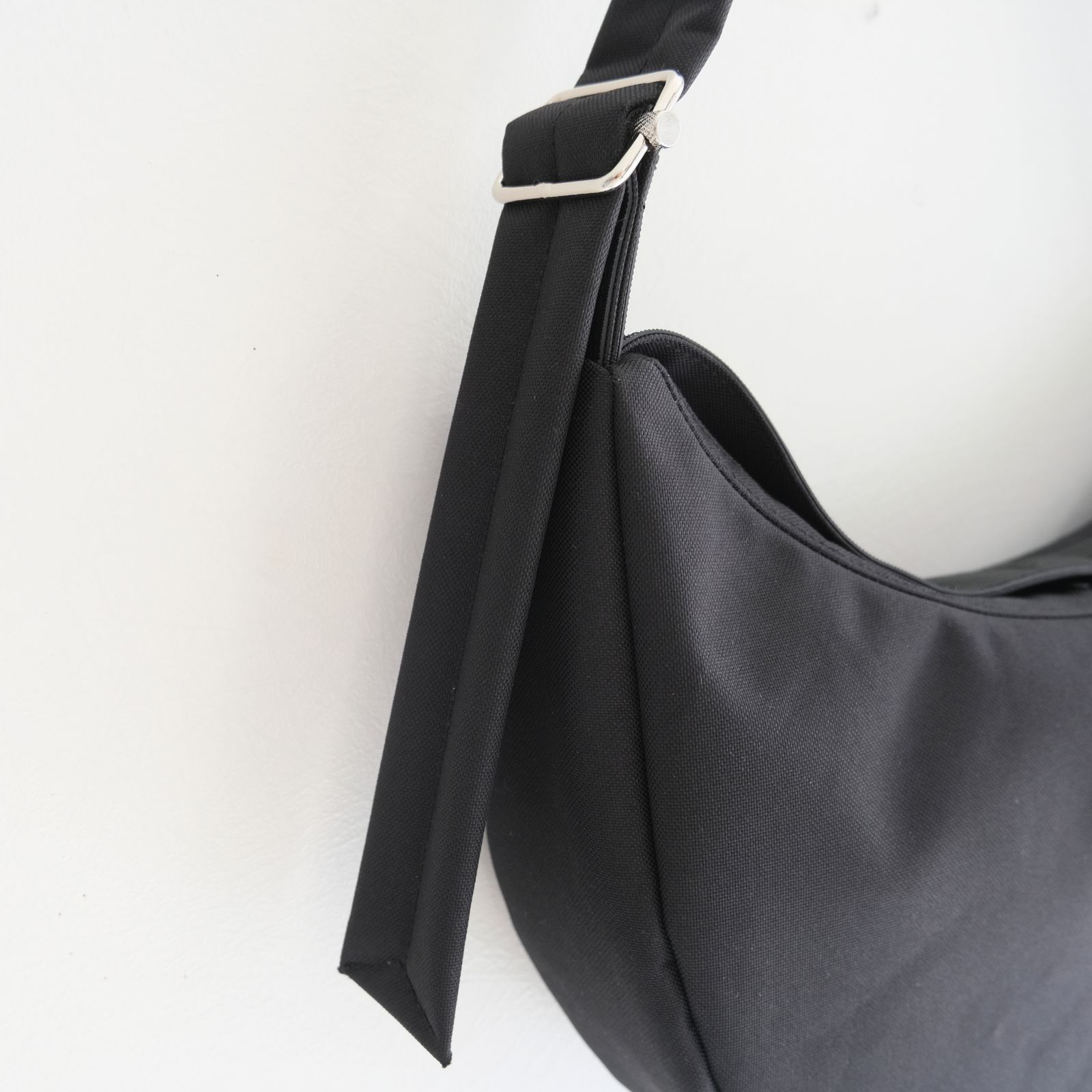 Vibram Round Bag SMALL / ビブラム ラウンド バッグ スモール（BLACK）