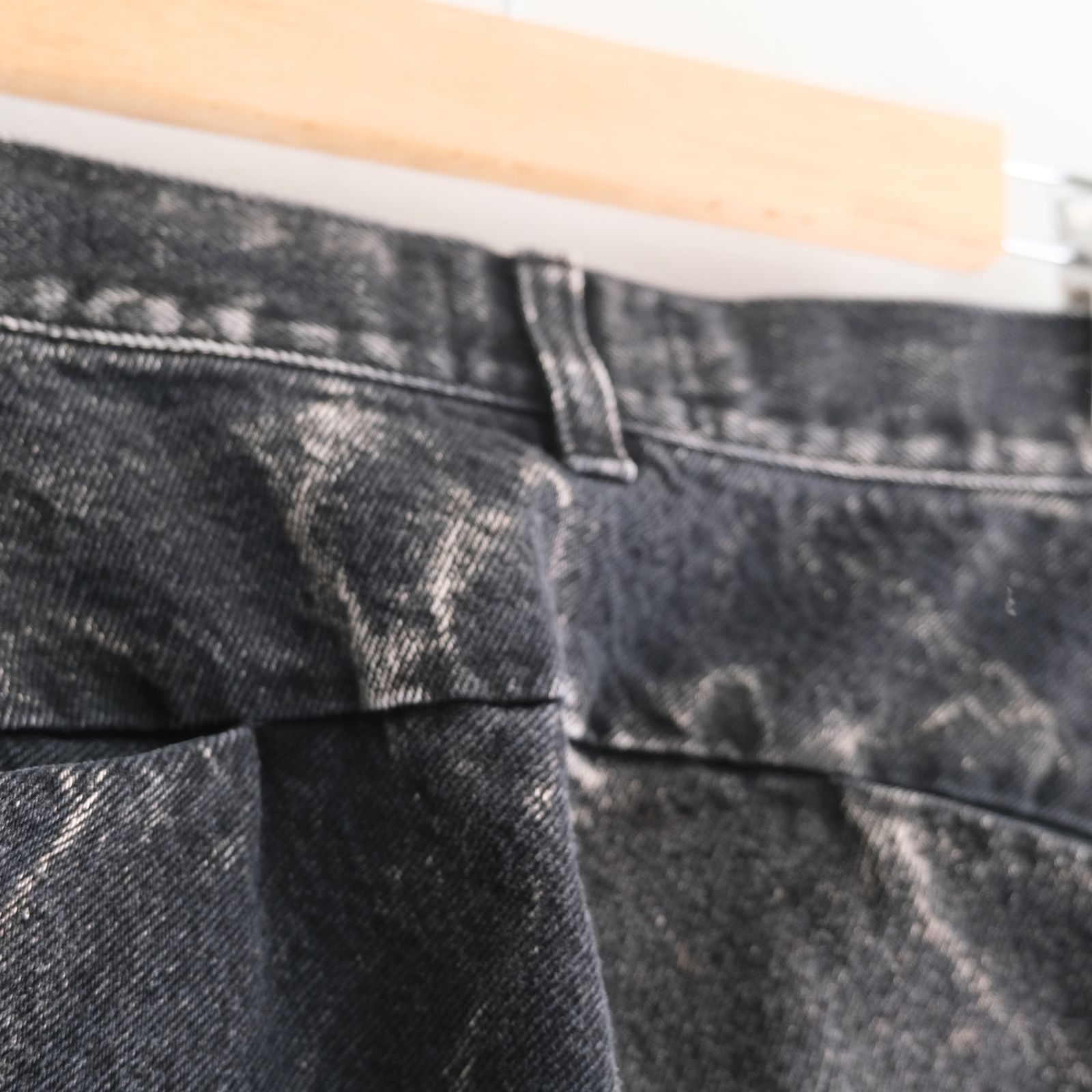 CHEMICAL WASH DENIM PANTS / ケミカルウォッシュデニムパンツ（BLACK）