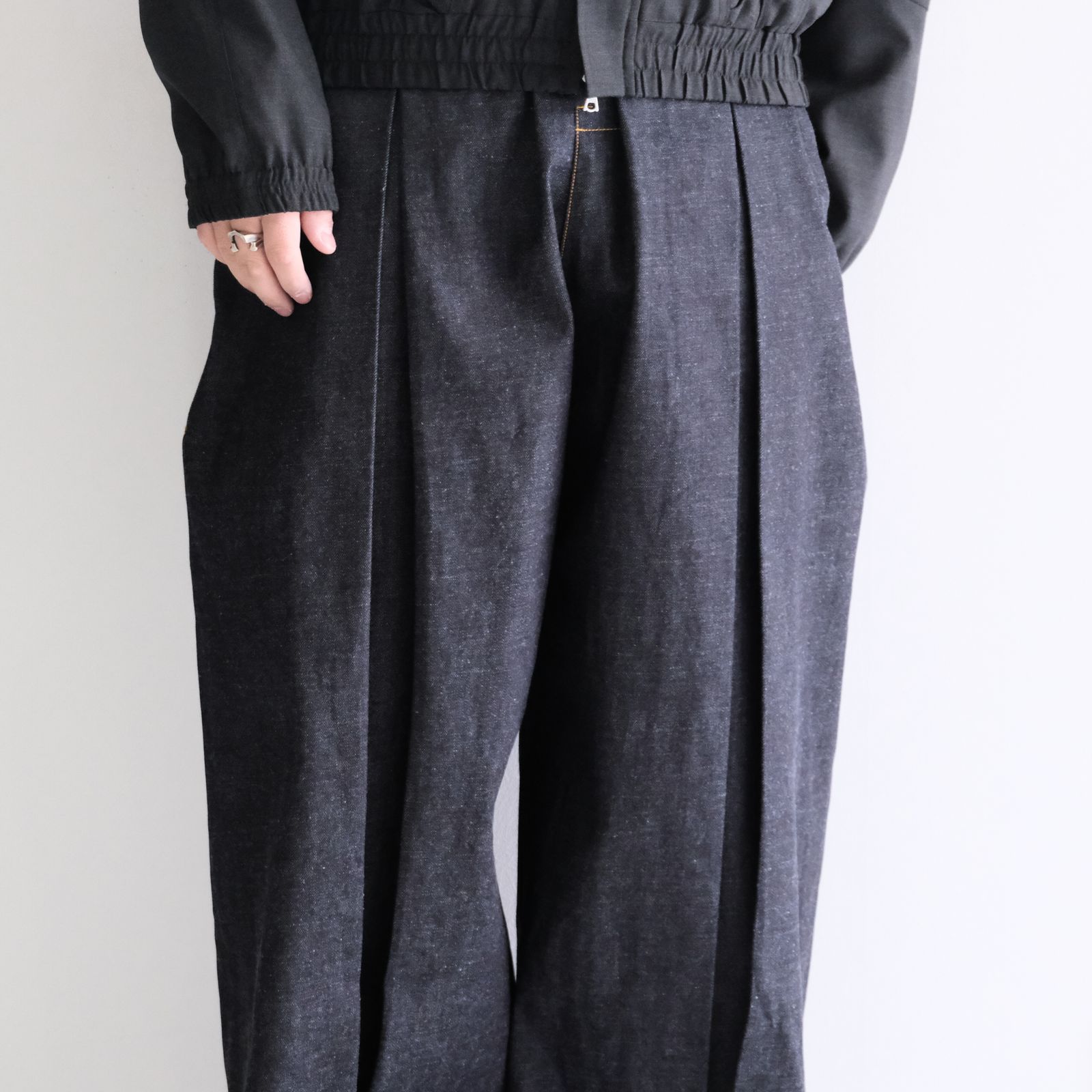 BOX PLEAT TROUSER RAW DENIM/ ボックスプリーツトラウザー / デニム / パンツ / ボトムス / RAW INDIGO
