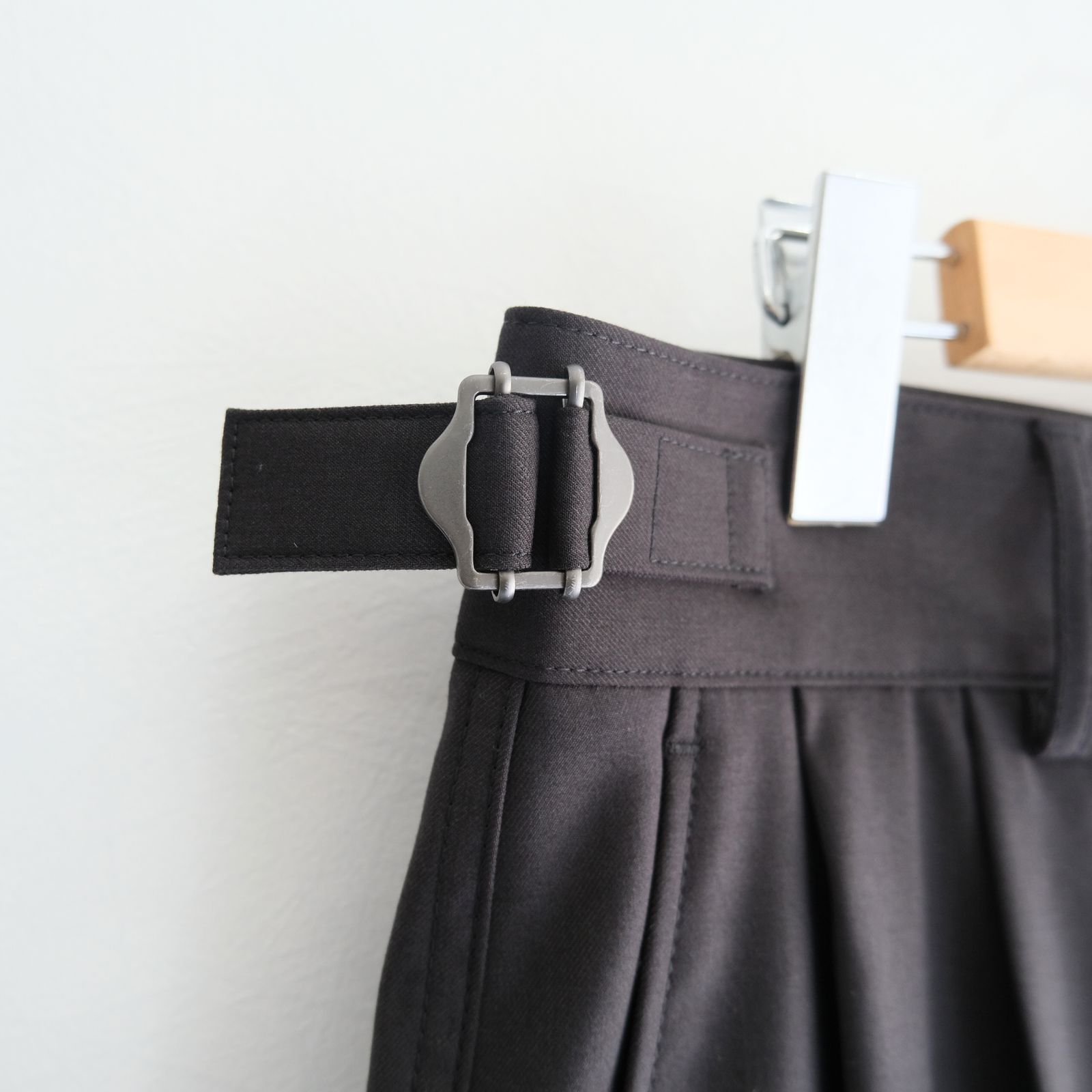 Santiago Slacks Standard / パンツ / スラックス / Charcoal