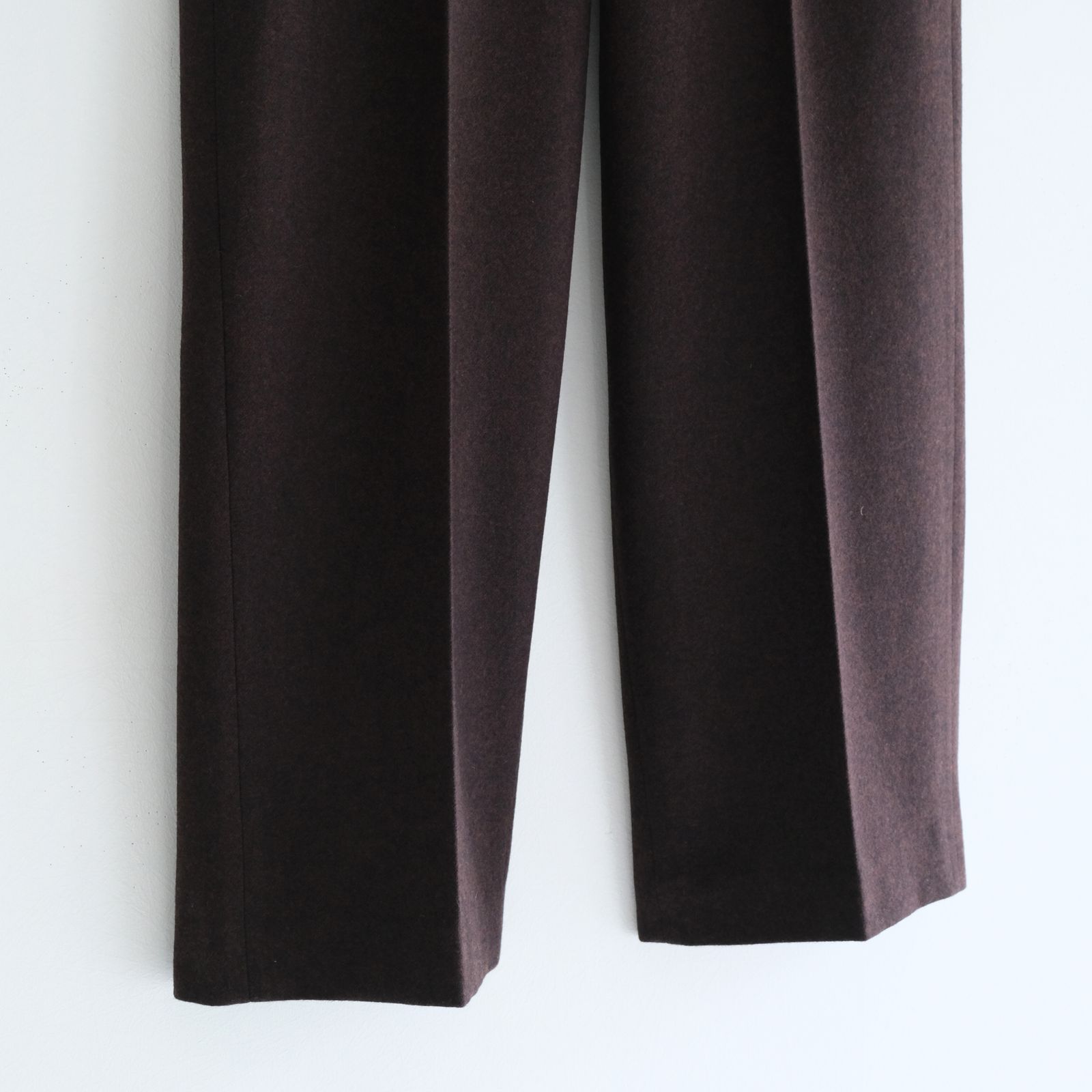 IN TUCK TROUSERS ‐Powder melton‐ / パンツ / トラウザー / メルトン素材 / Red Brown