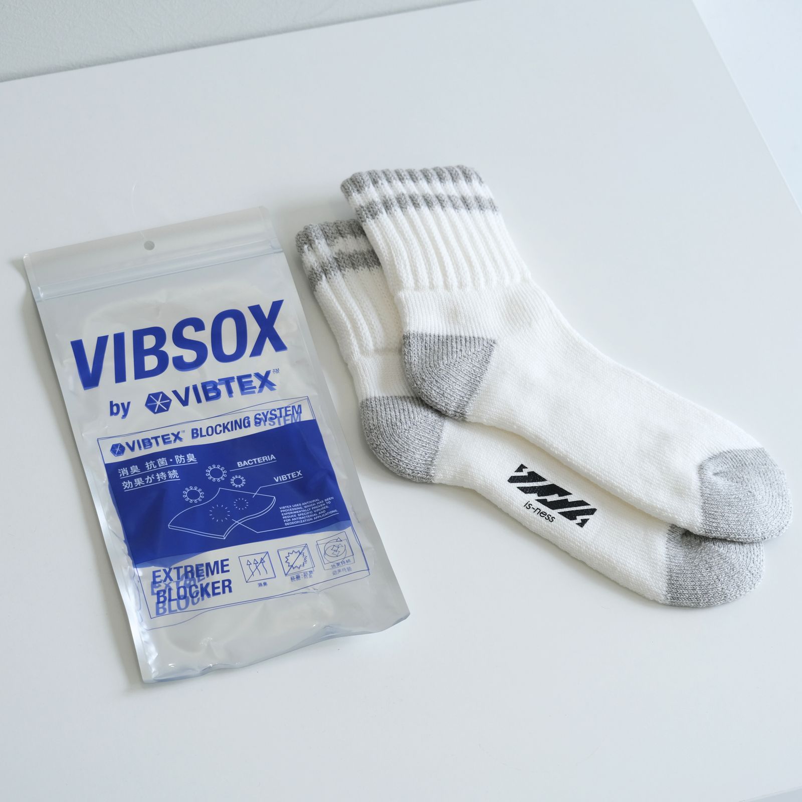 is-ness x VIBSOX / ソックス / 抗菌素材 / WHITE x GRAY