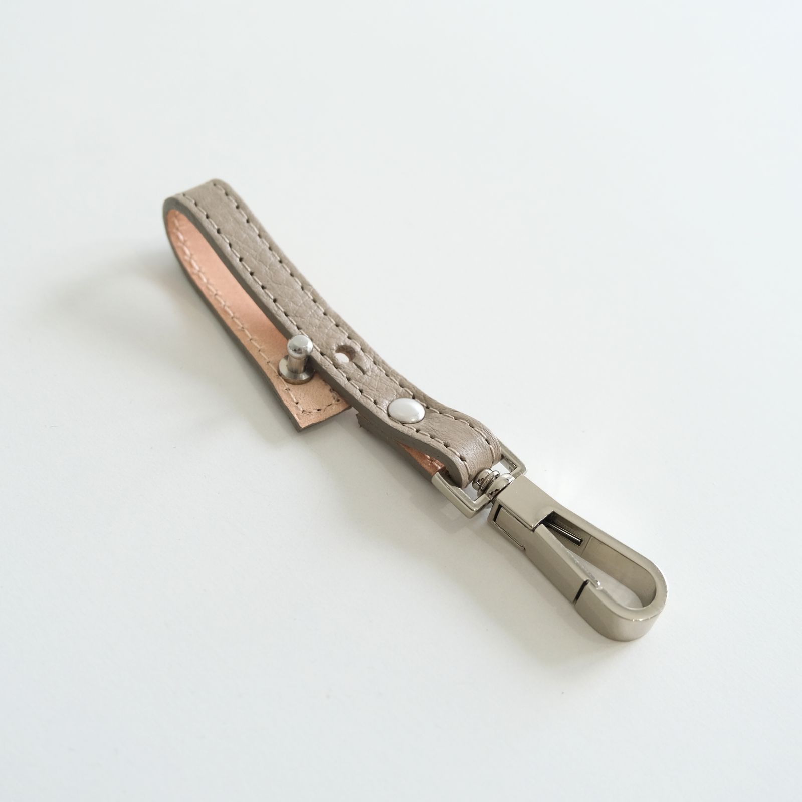 Assorted Leather Holders / アソーテッド レザー ホルダーズ（Gray）