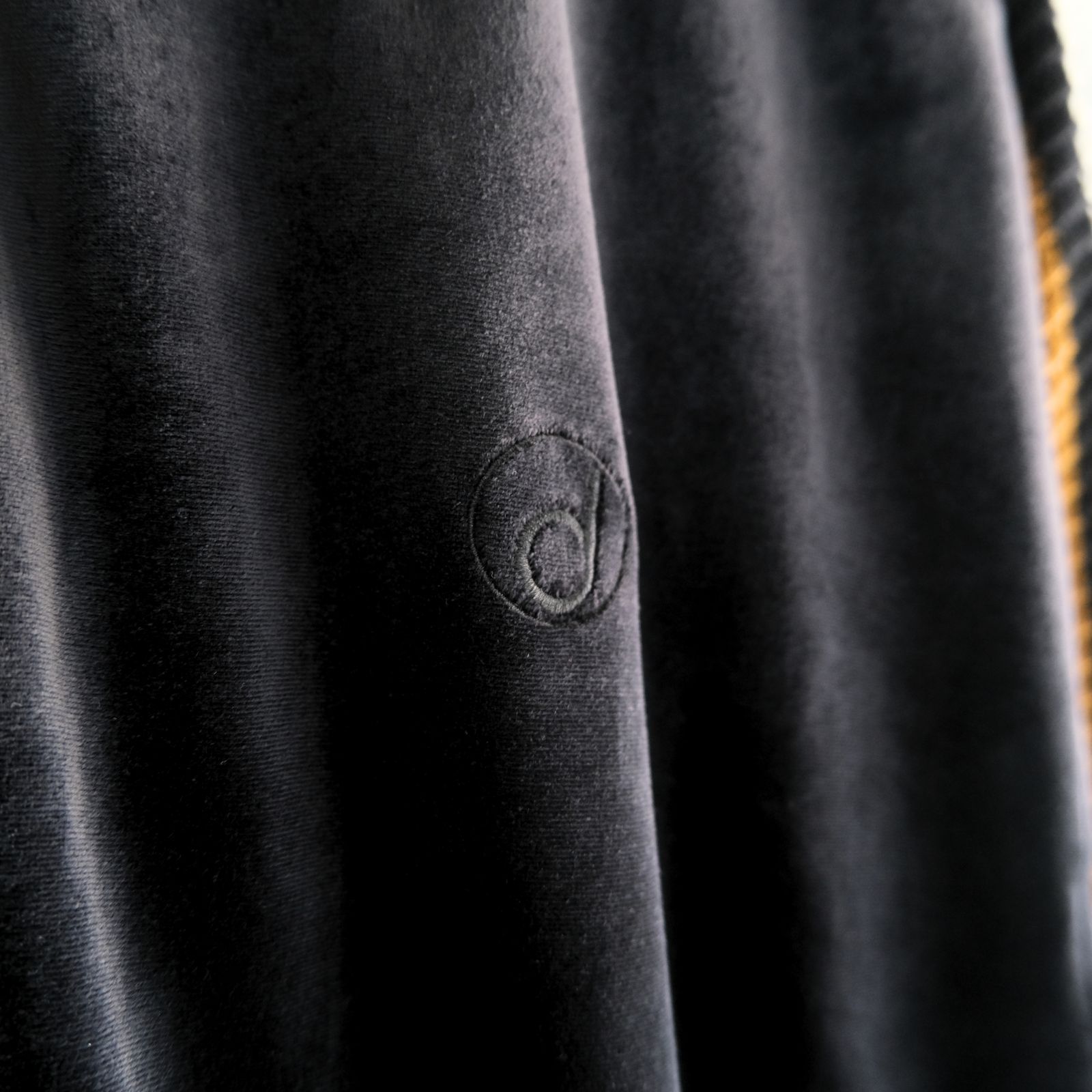 【残り1点】VELOUR TRACK JACKET（BLACK）