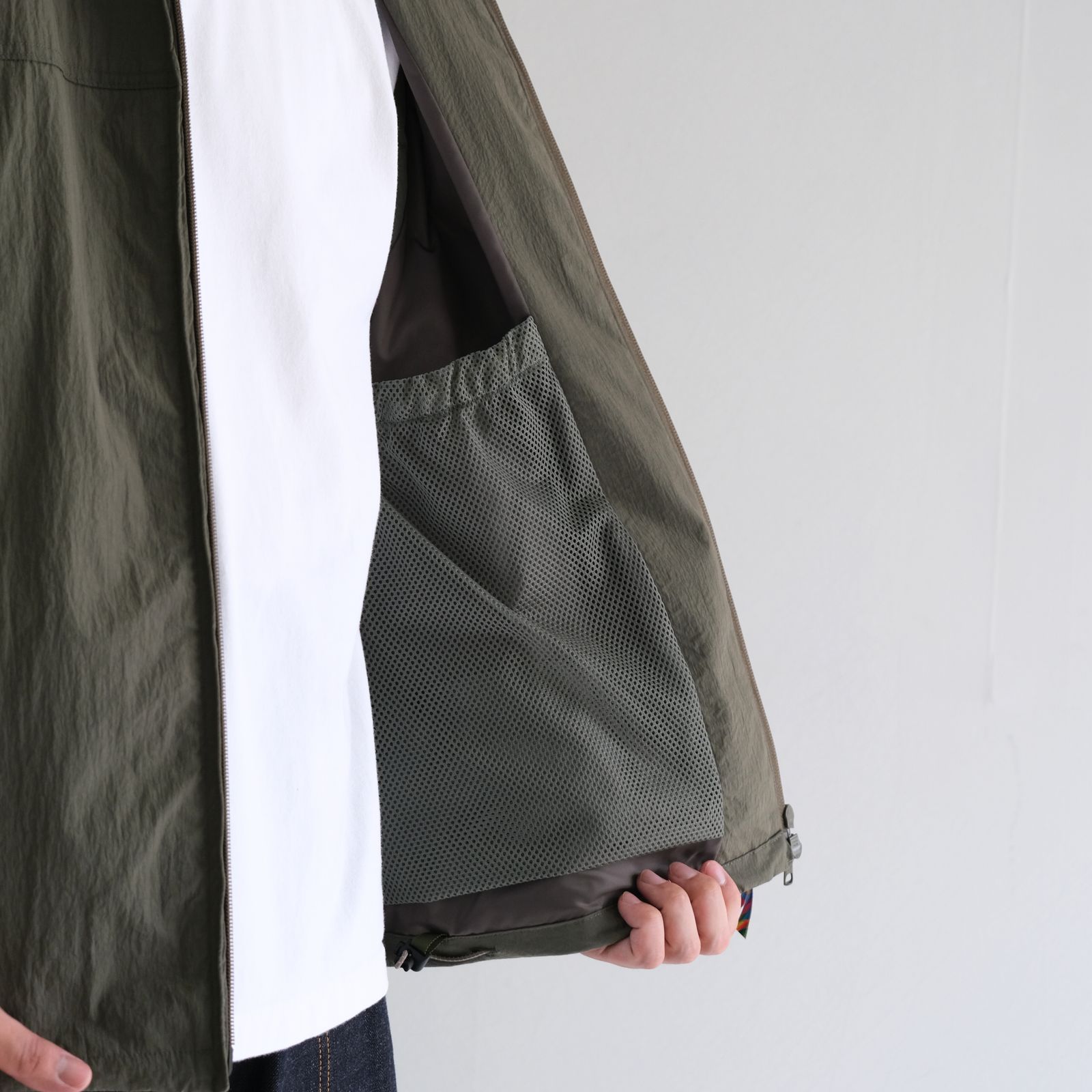 LIGHT SHELL VEST / ベスト / ナイロン / KHAKI