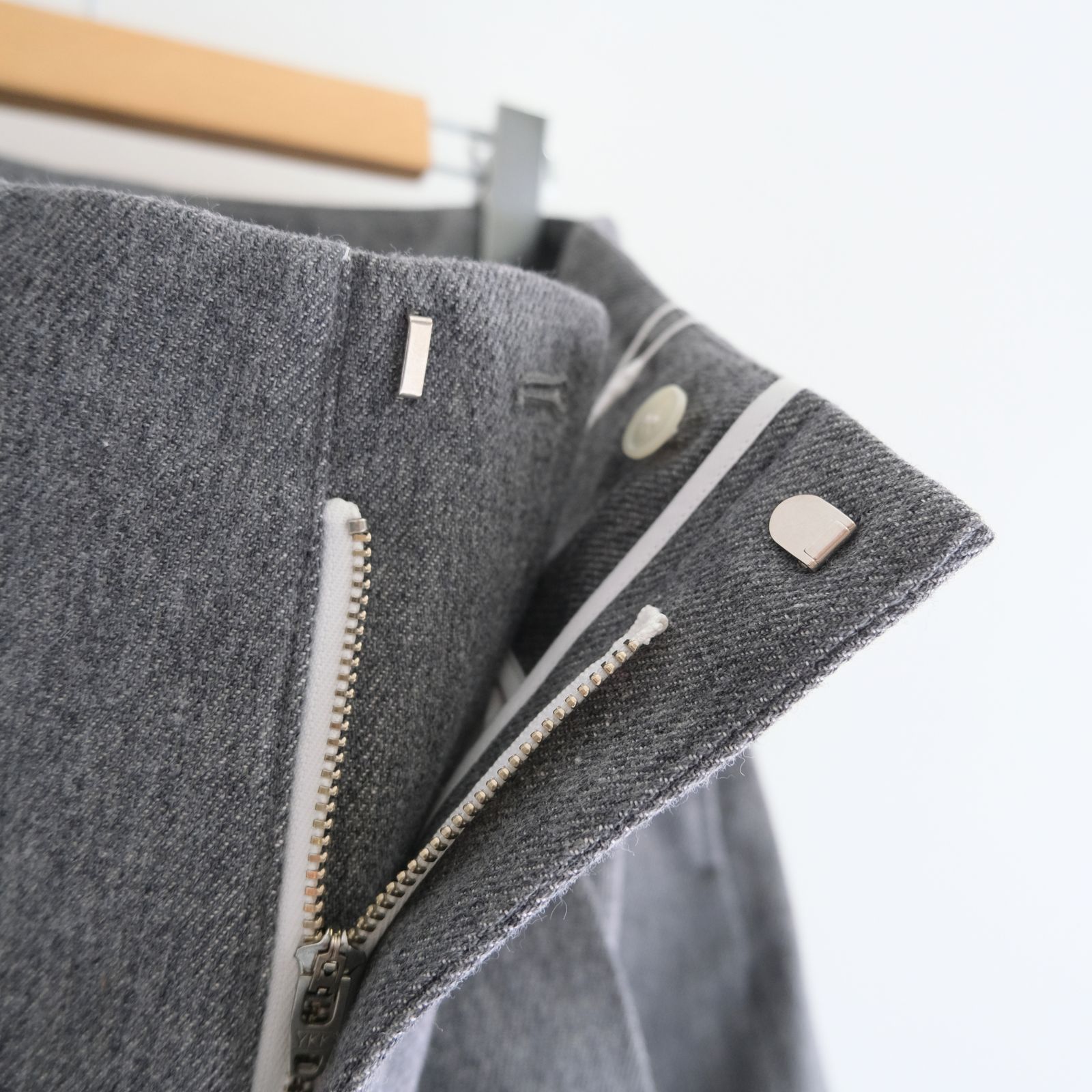 【残り1点】Tucked Wide Trousers / タクト ワイド トラウザー（Gray）