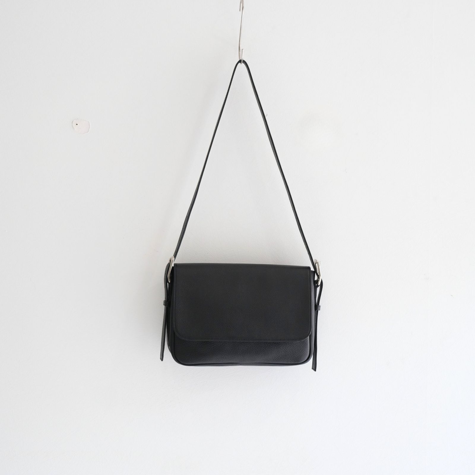 【残り1点】Leather Shoulder Bag [Dumbo] / レザー ショルダー バッグ [ダンボ]（Black）