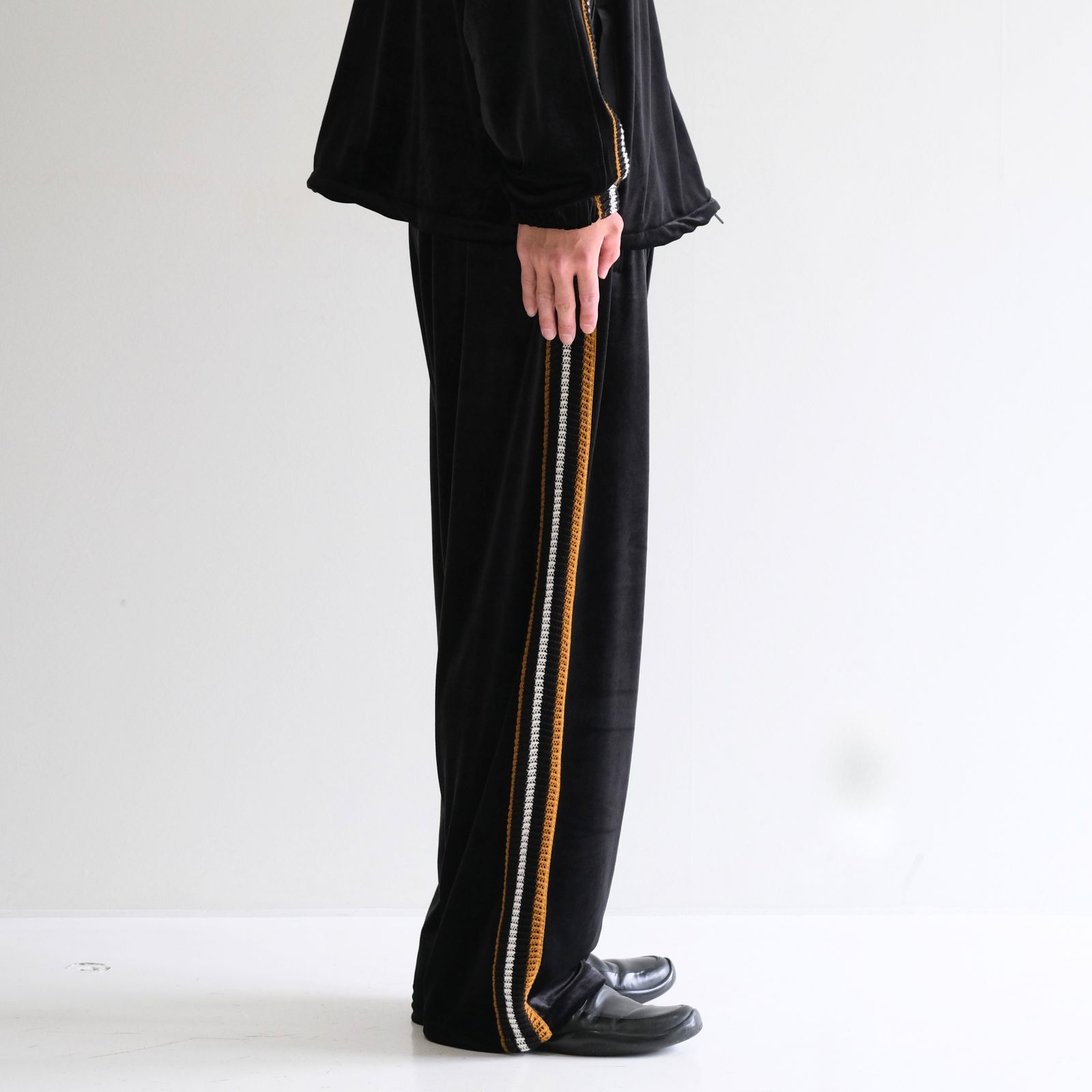 【残り1点】VELOUR TRACK PANT（BLACK）