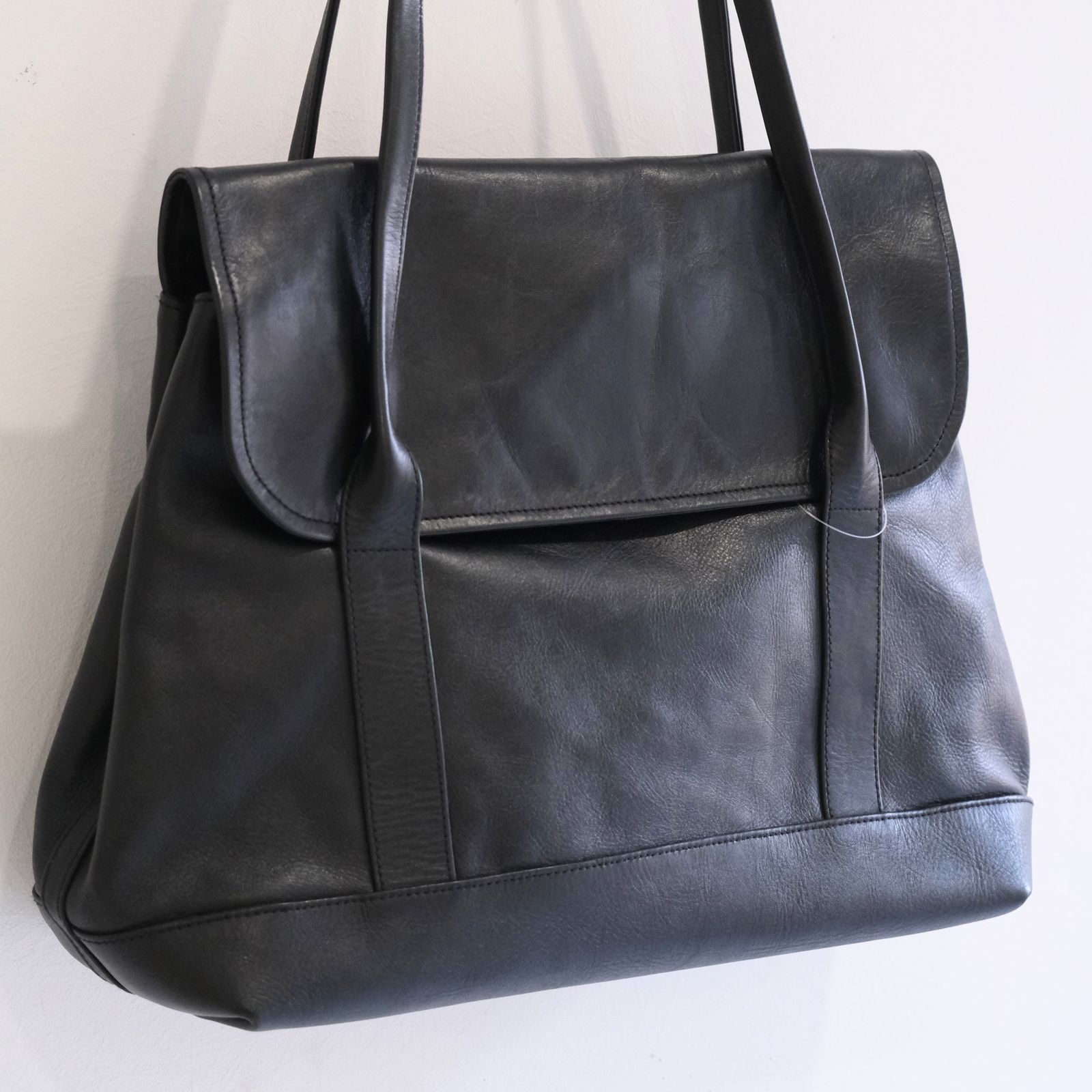ROUND TOTE BAG M SIZE（BLACK）