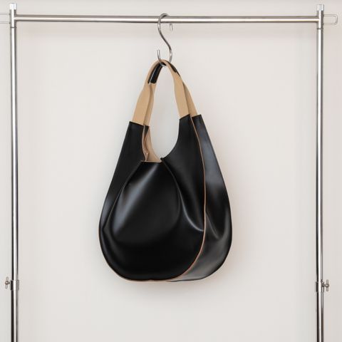 【入荷時期：2026年2月-3月頃】S. CircleI Leather Handle Bag Small / バッグ / Black