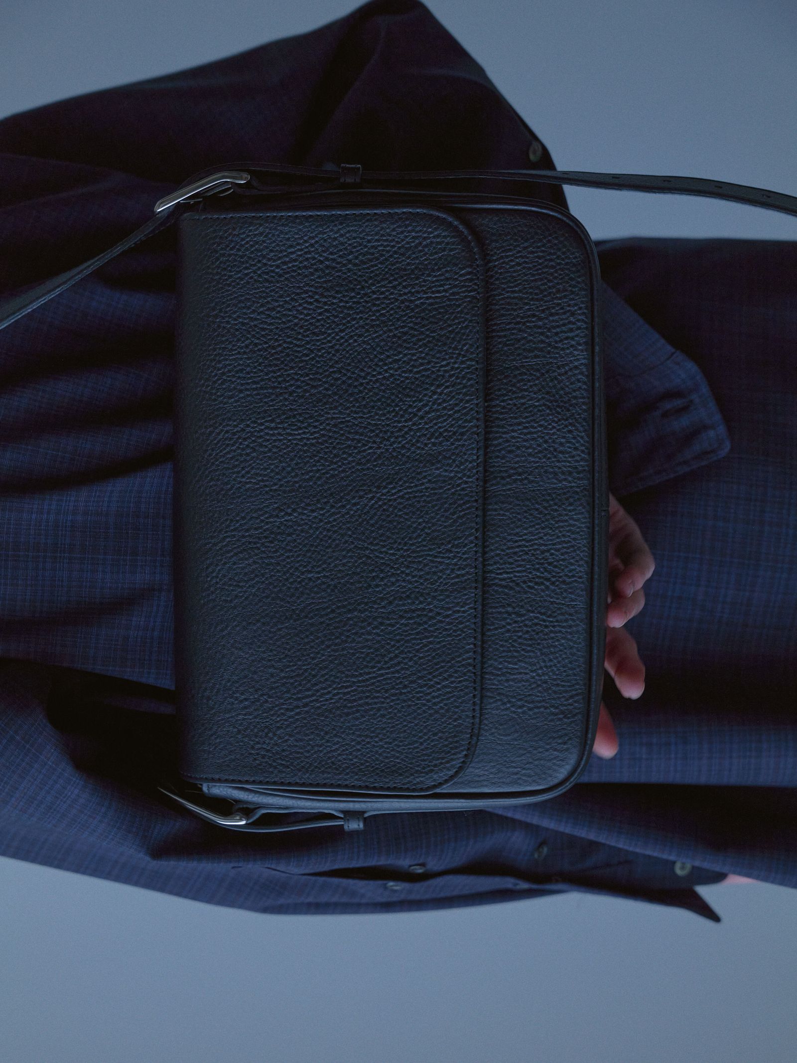 【入荷時期：2026年8-9月頃】Leather Shoulder Bag [Dumbo] / レザー ショルダー バッグ [ダンボ]（Black）