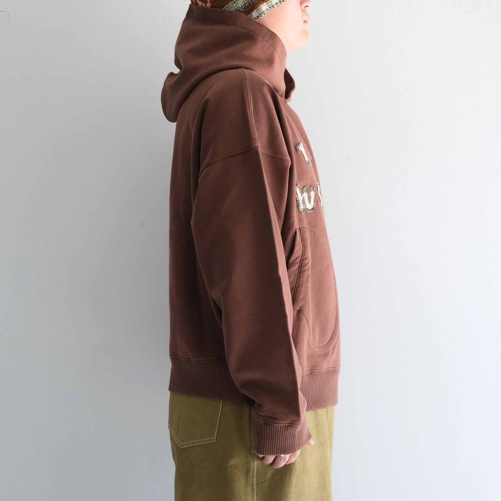 MITTEN HOODIE / ミトンパーカー（BROWN TREE HUGGER）