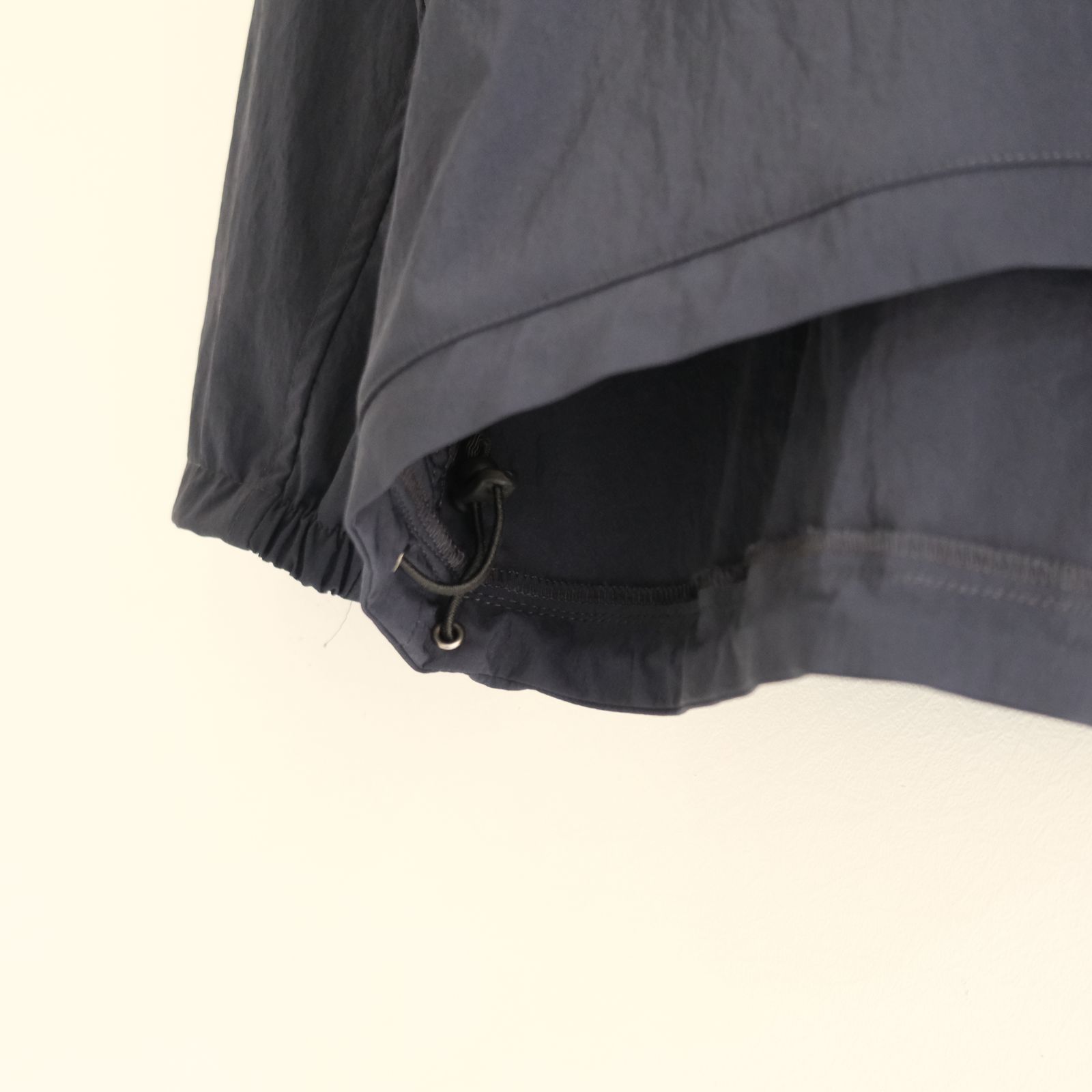 SHIBO NYLON SEASIDE PARKA / ナイロン / パーカー / NAVY
