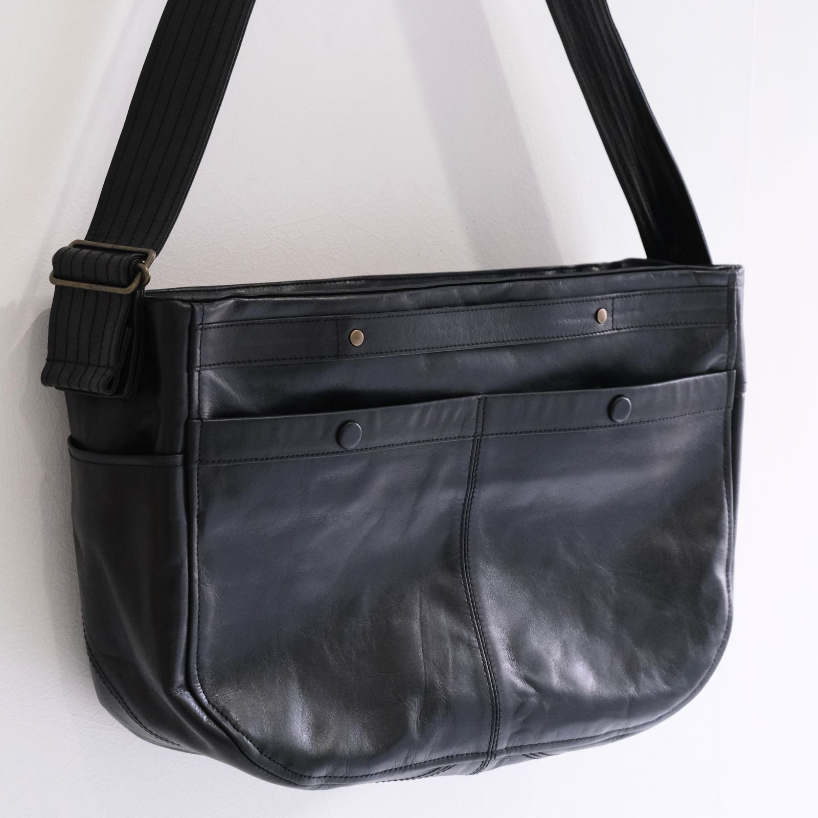 NEW NEWSPAPER BAG M SIZE（BLACK）