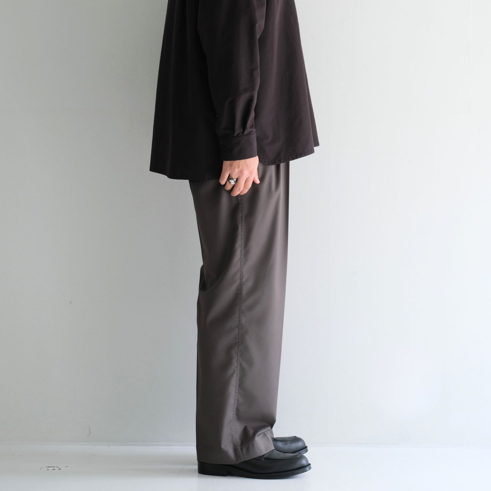 Santiago Slacks / サンティアゴスラックス（OLIVE GRAY）