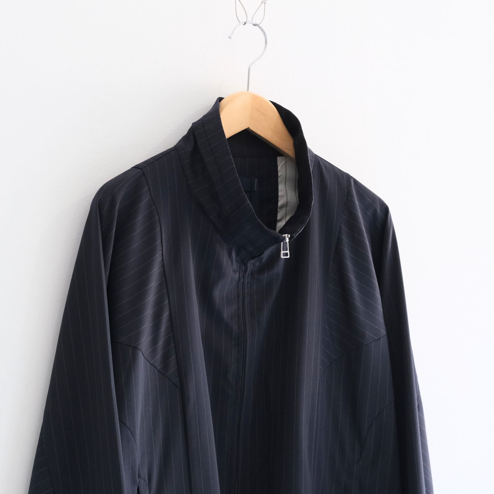 Merino Wool Stand Collar Blouson / メリノウール スタンドカラー ブルゾン（NAVY STRIPE）