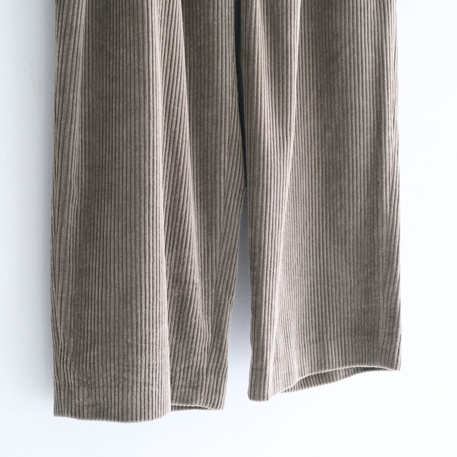 【残り1点】Corduroy Relax Trousers（Beige）