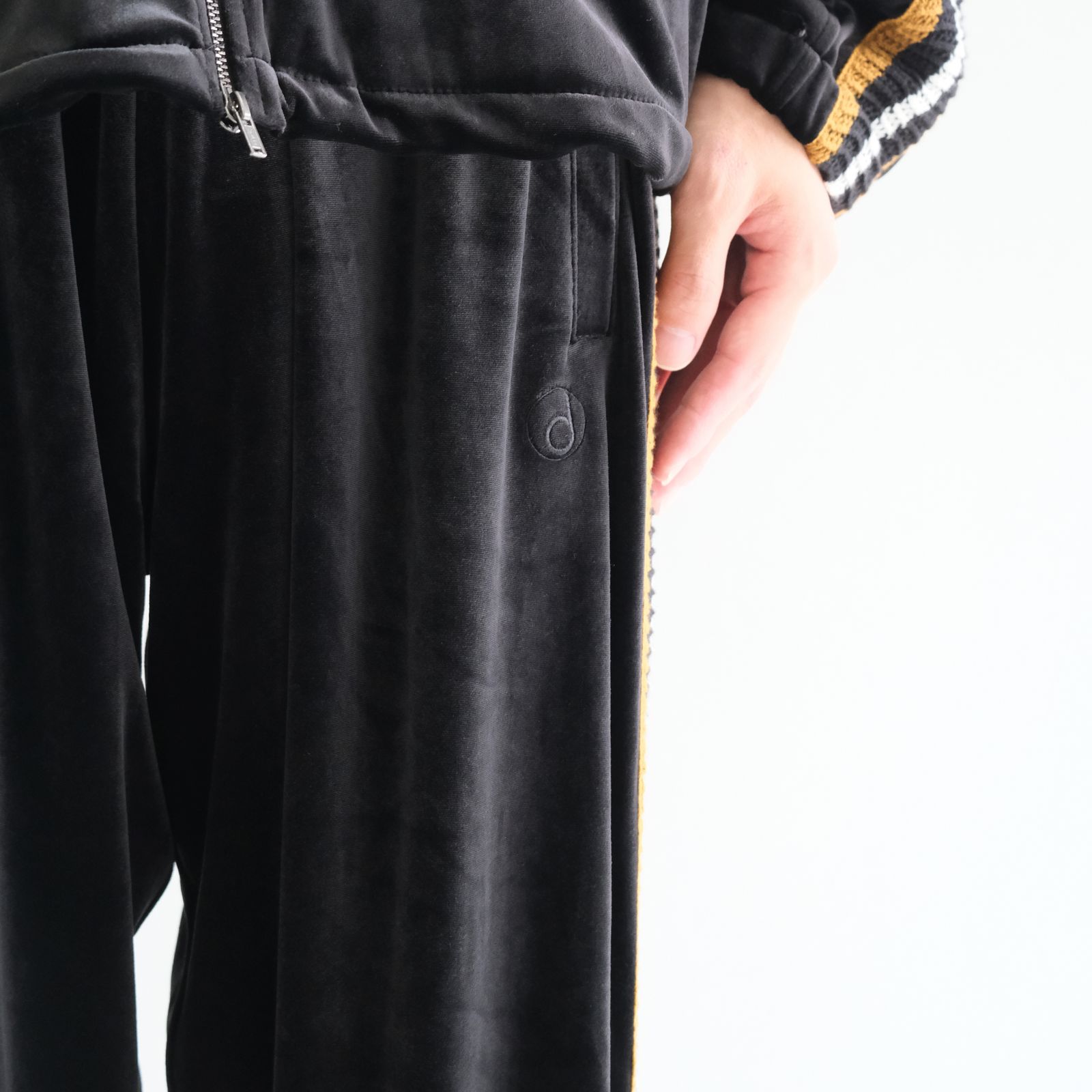 【残り1点】VELOUR TRACK PANT（BLACK）