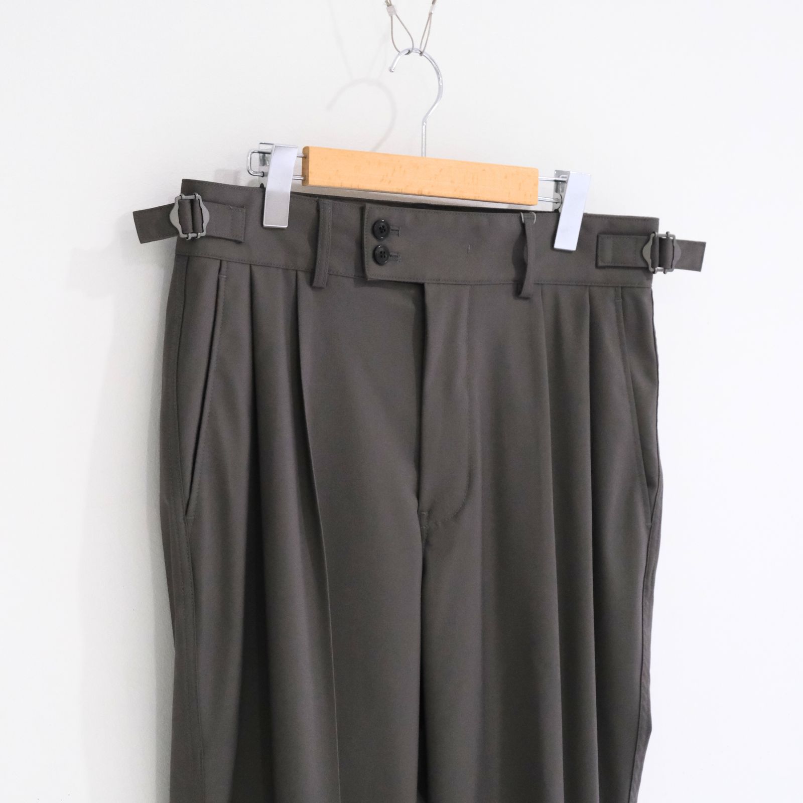 Santiago Slacks / サンティアゴスラックス（OLIVE GRAY）