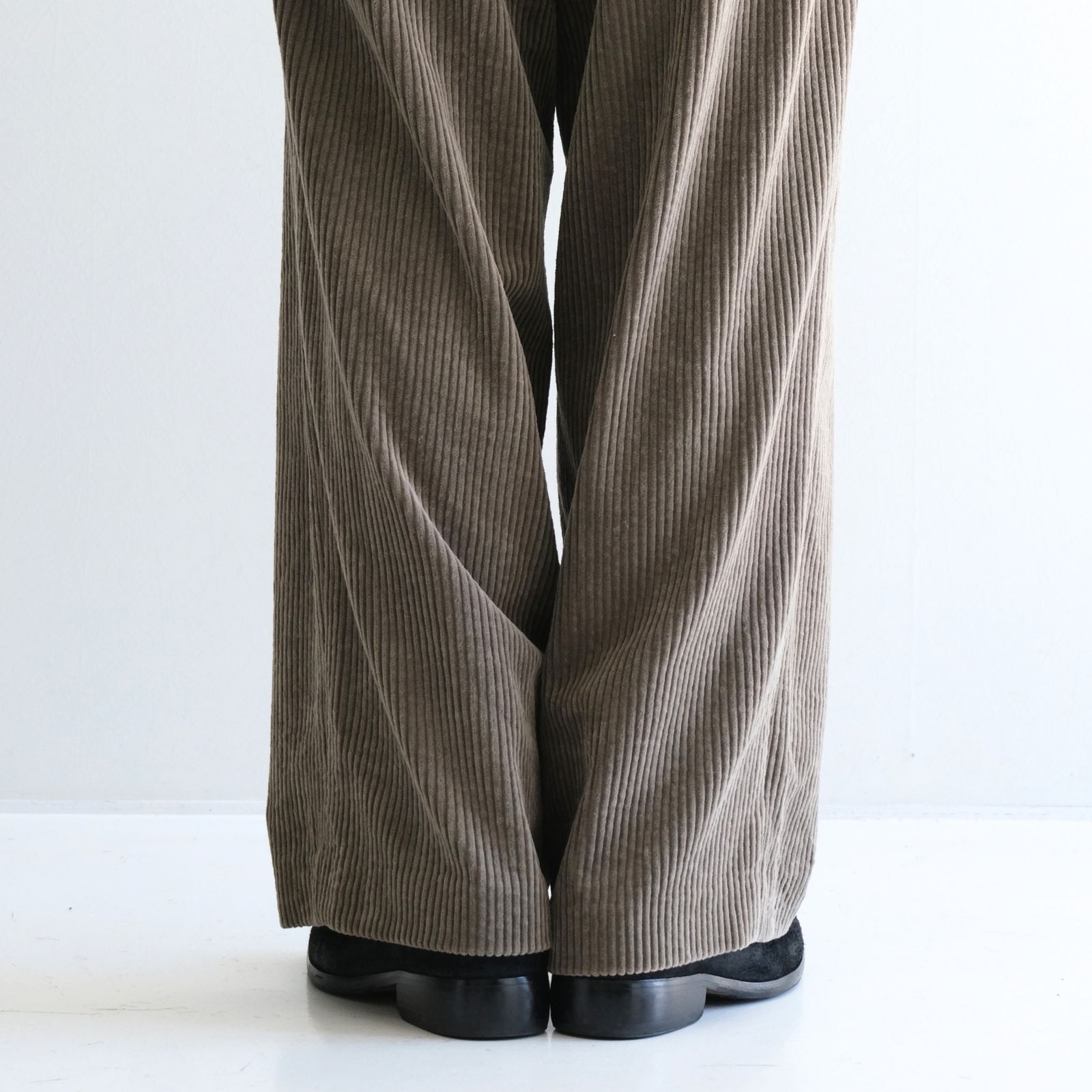 【残り1点】Corduroy Relax Trousers（Beige）