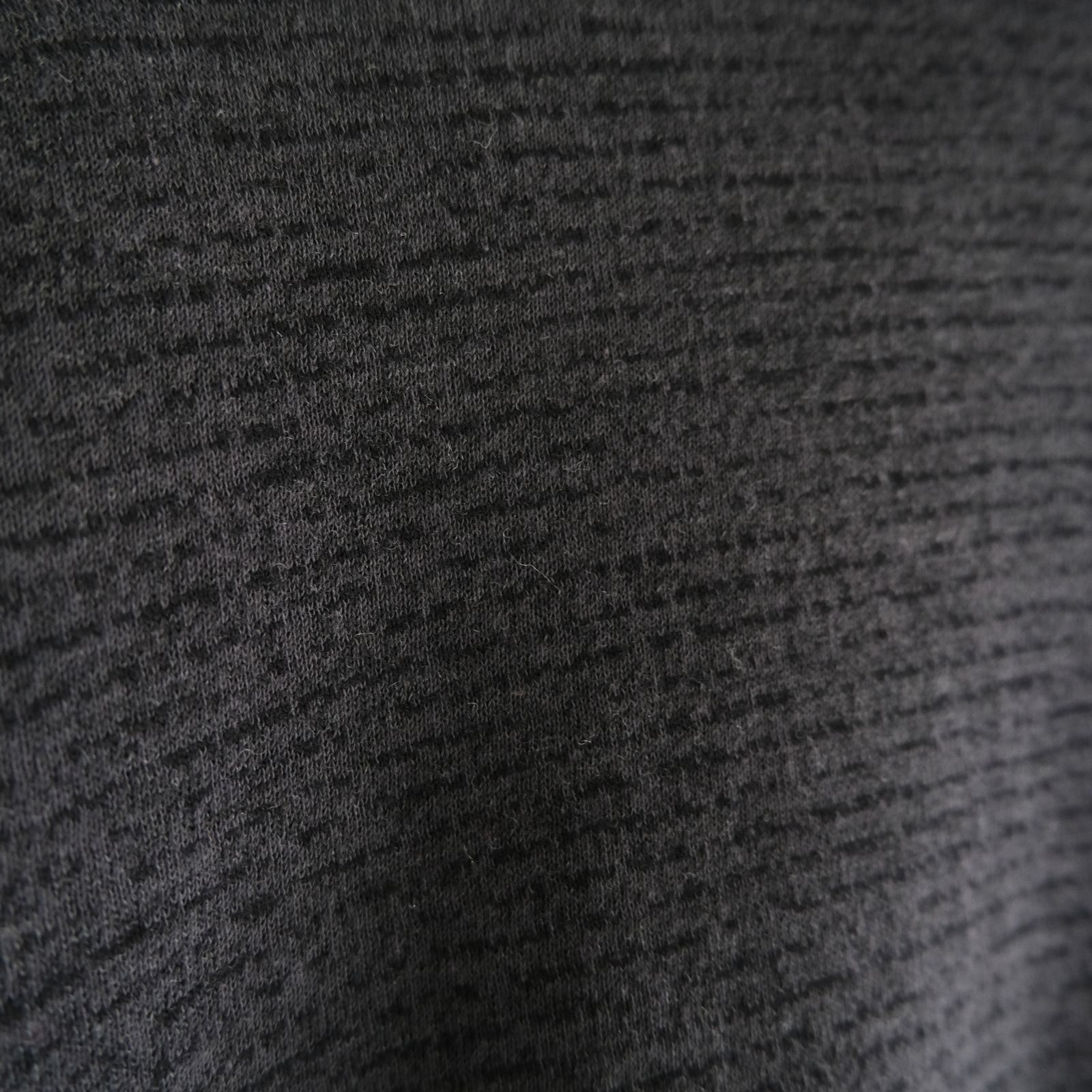 SUPER FINE WOOL COTTON TURTLE-NECK TOP（BORDER STRIPE）（BLACK×CHARCOAL）