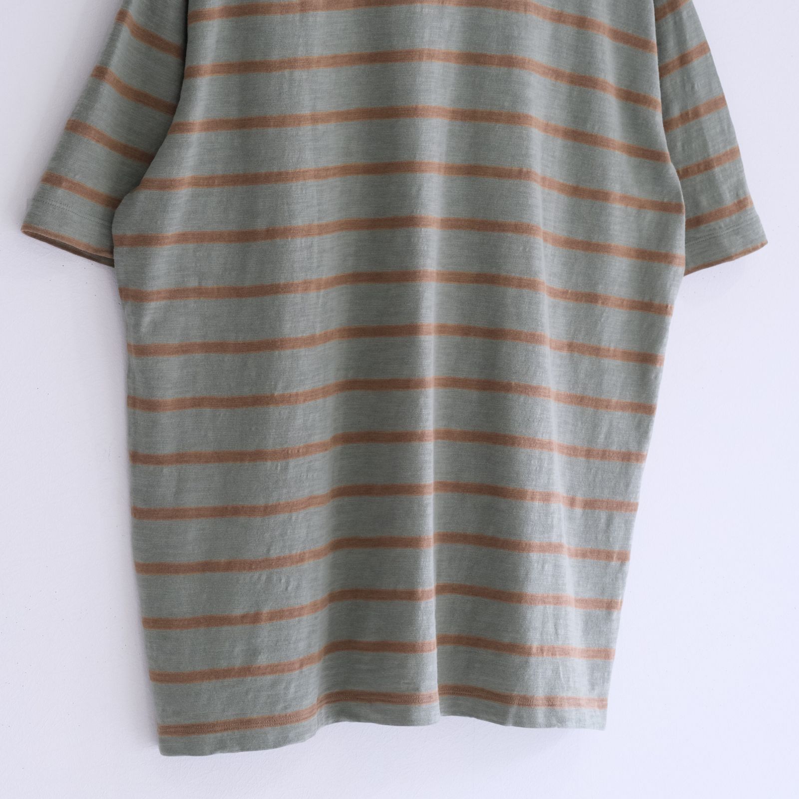 Vocation Tee / Tシャツ / Olive / Tan Stripe