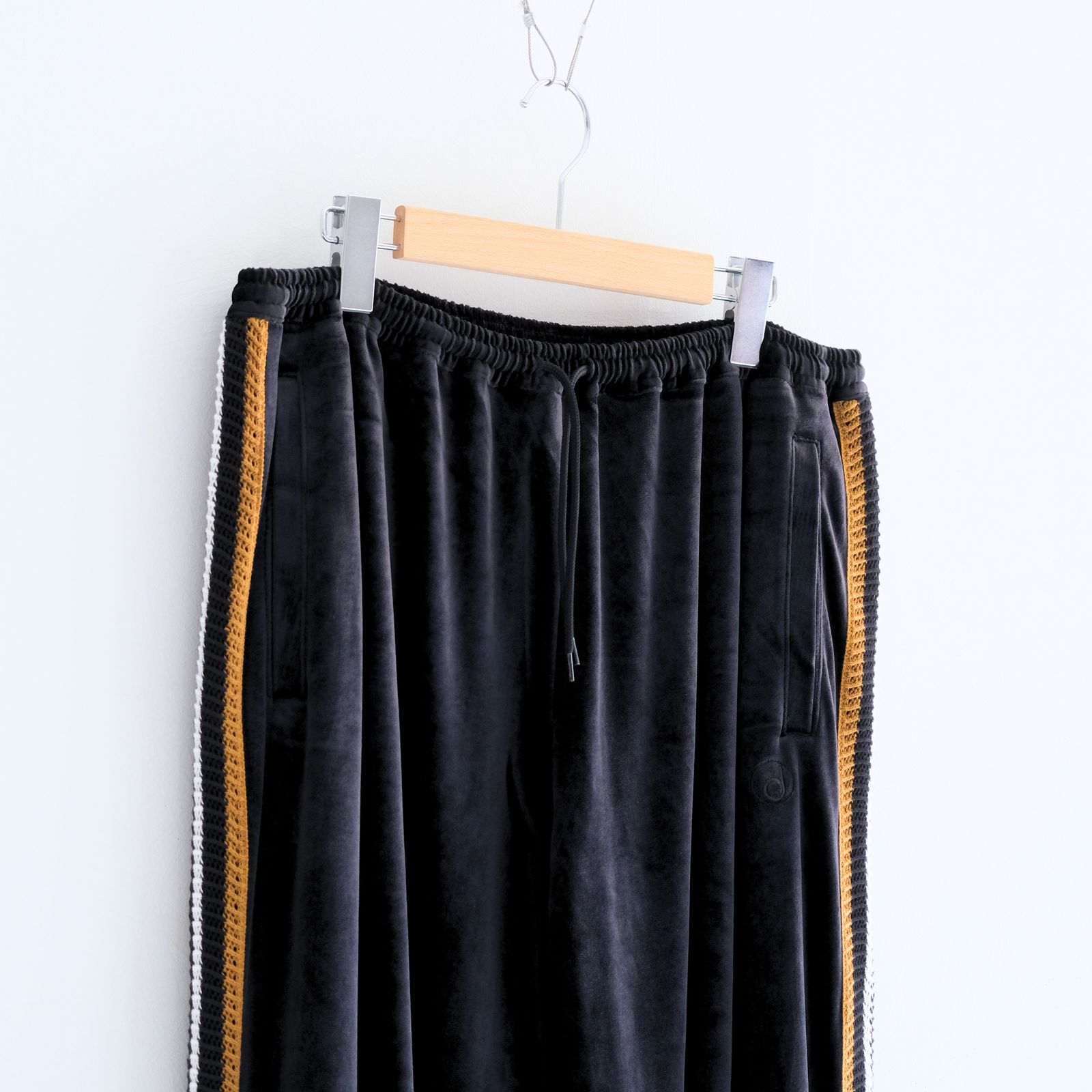 【残り1点】VELOUR TRACK PANT（BLACK）