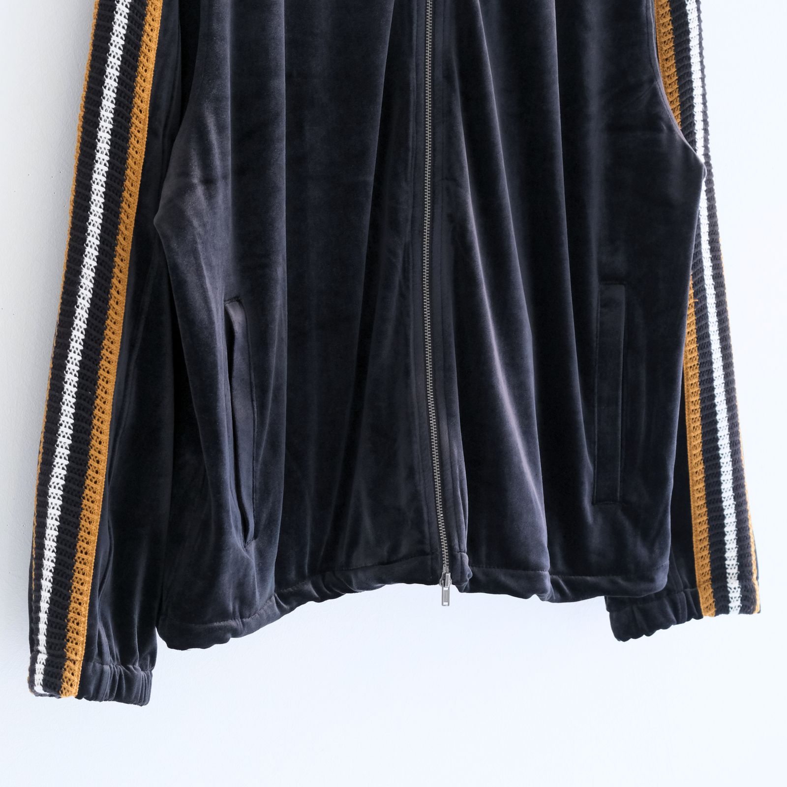【残り1点】VELOUR TRACK JACKET（BLACK）