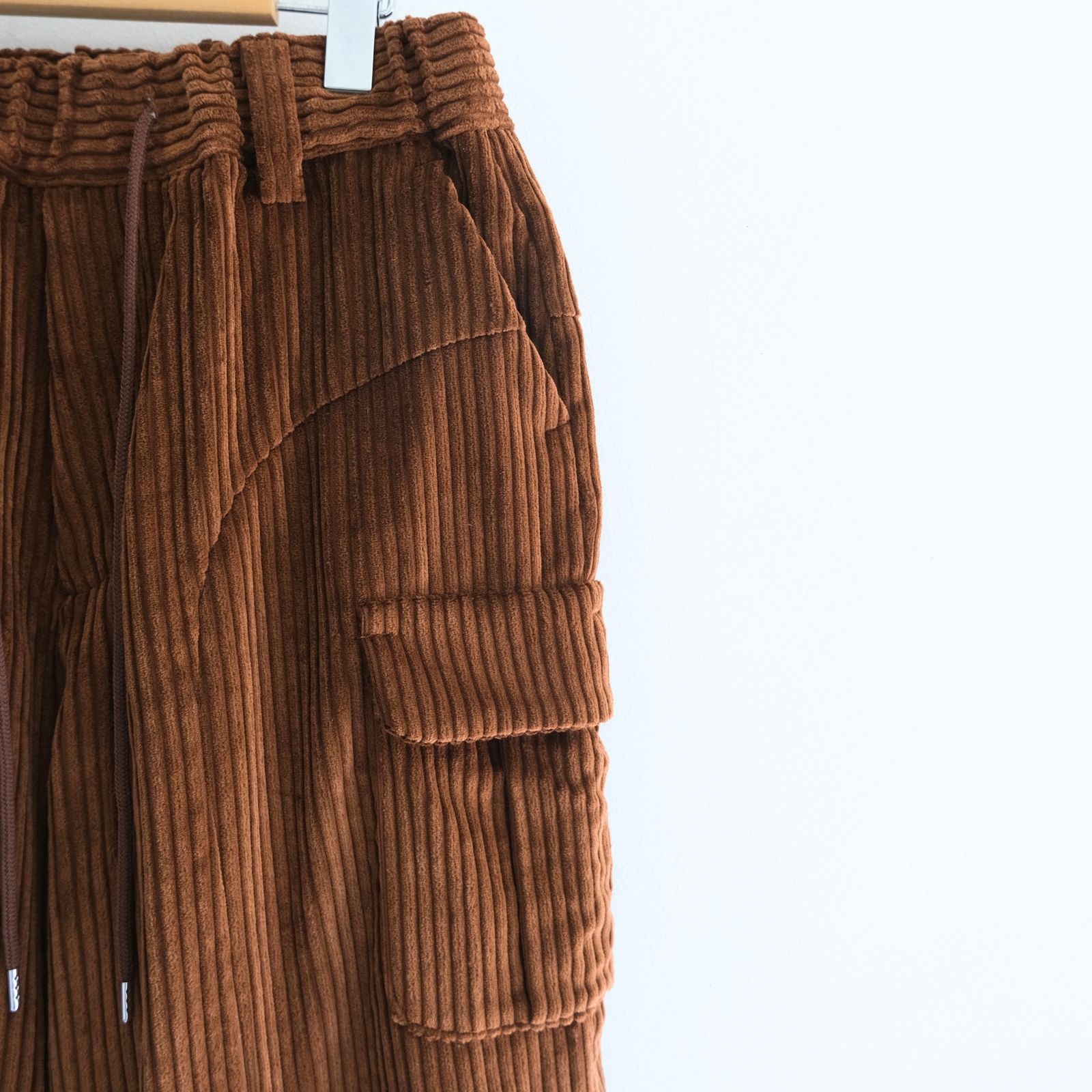 【残り1点】WIDE-WALE CORDUROY CARGO PANTS（BROWN）