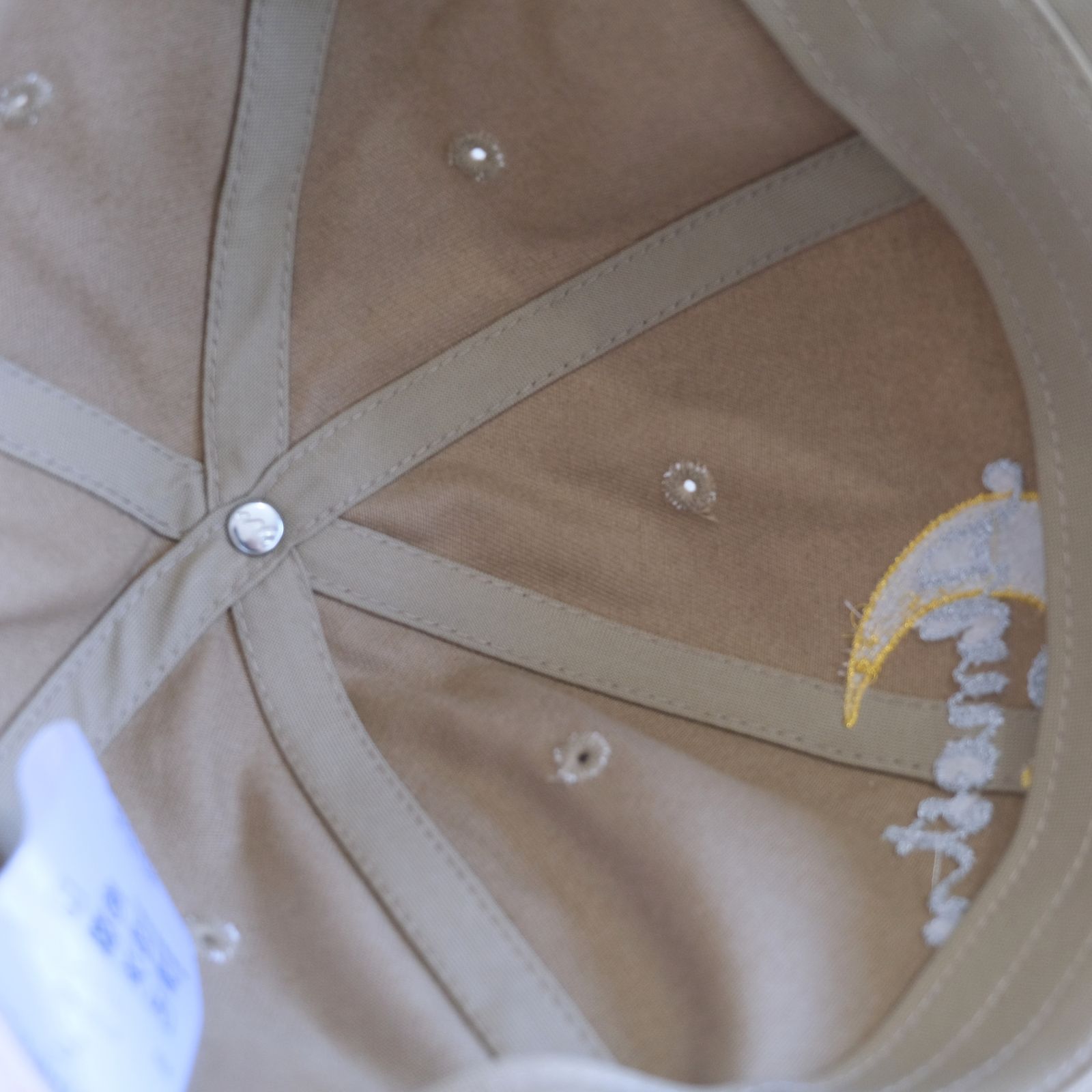 【残り1点】EMBROIDERY MID CAP（CAMEL）