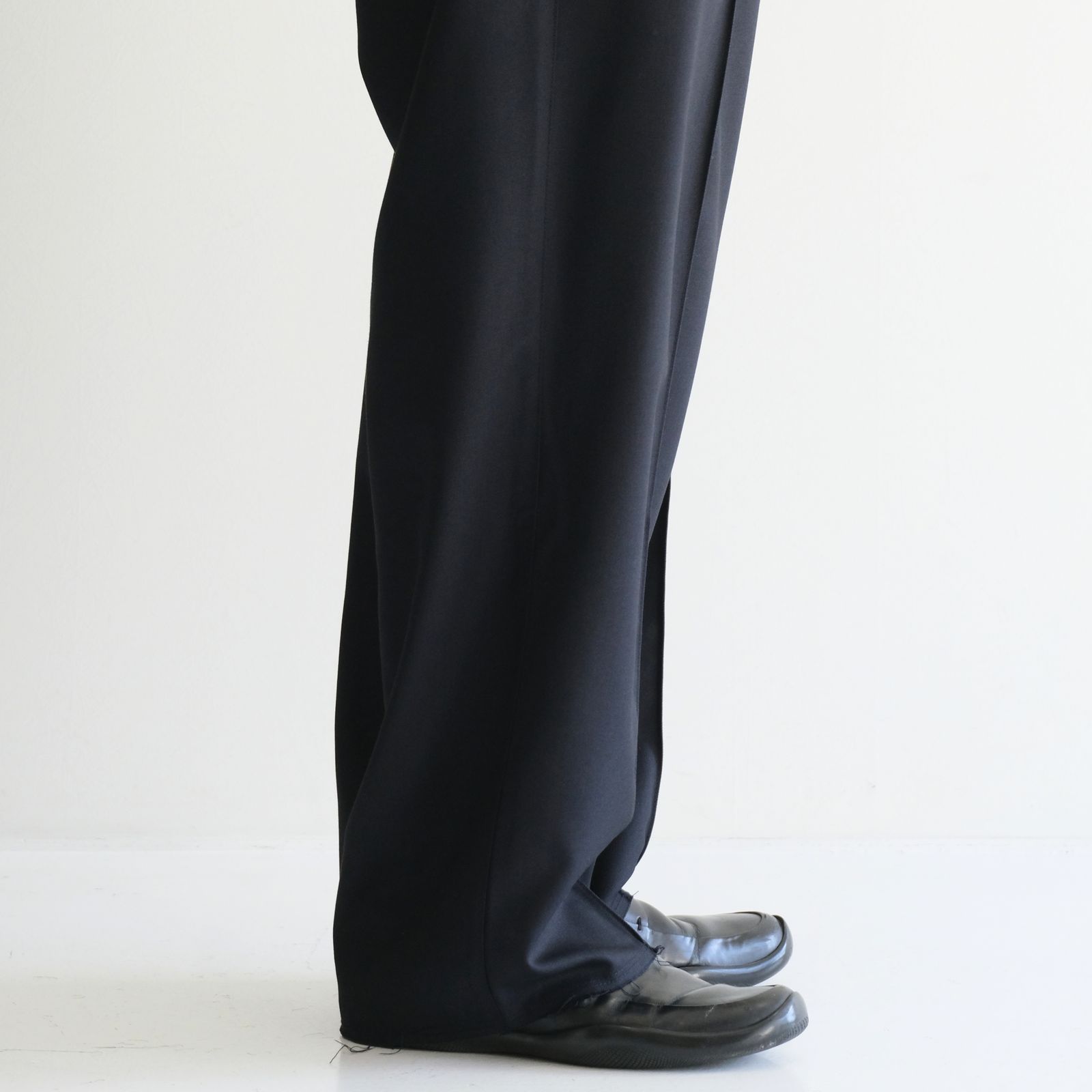 MERELY WOOLEN PINTUCK SLACKS（LIBERTY NAVY）