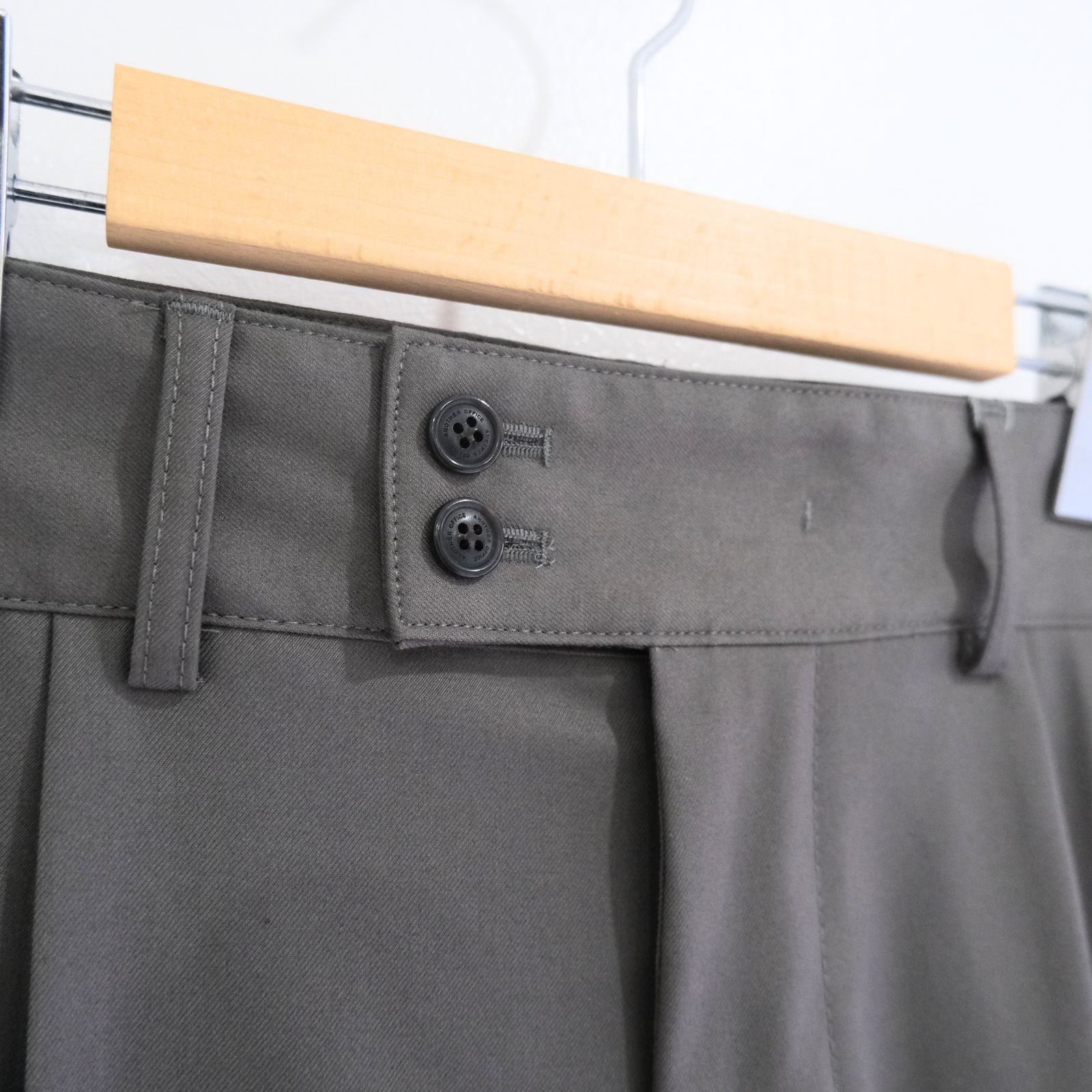 Santiago Slacks / サンティアゴスラックス（OLIVE GRAY）