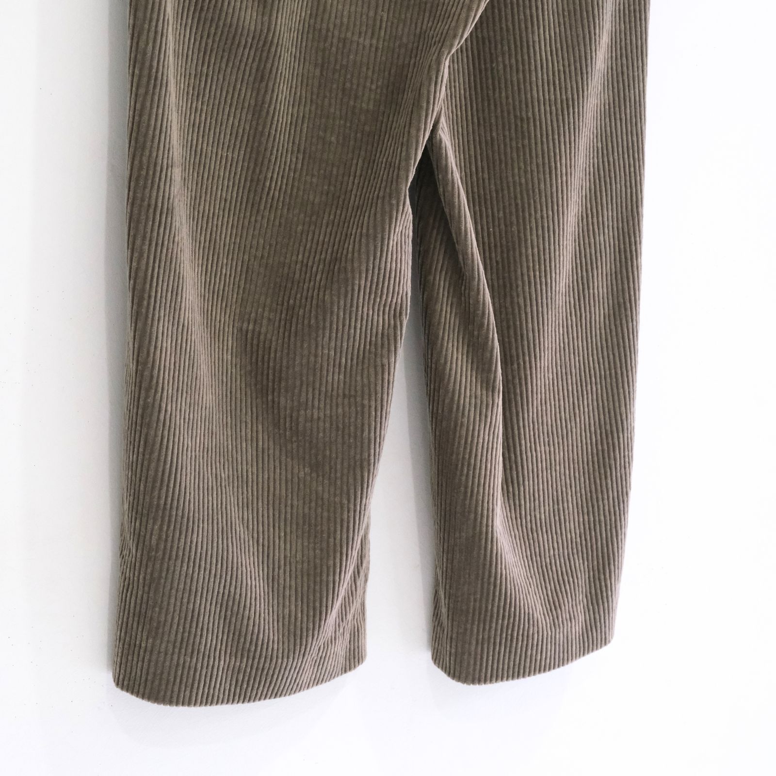 【残り1点】Corduroy Relax Trousers（Beige）
