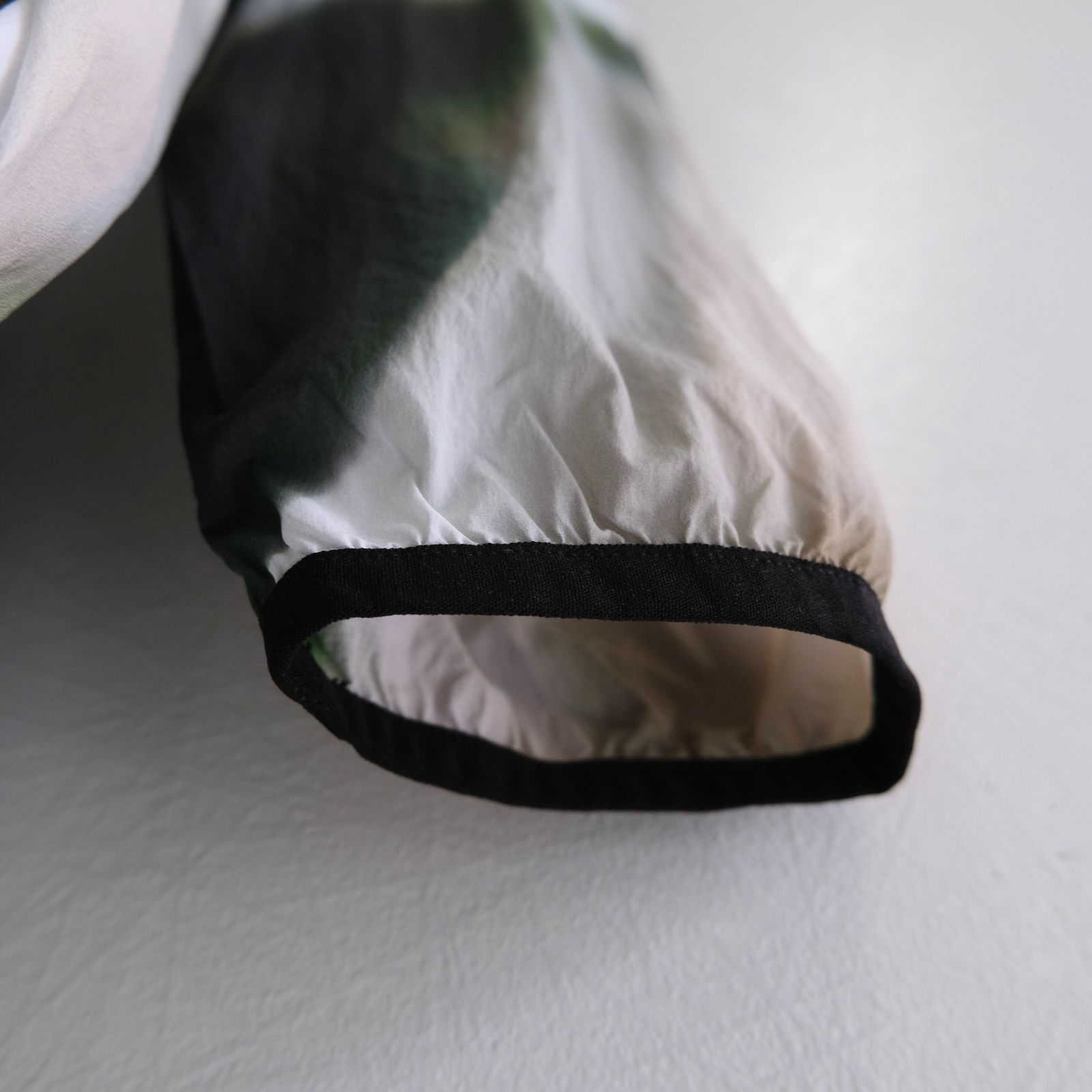 LIGHT WEIGHT WIND SHELL JACKET（BLUR）