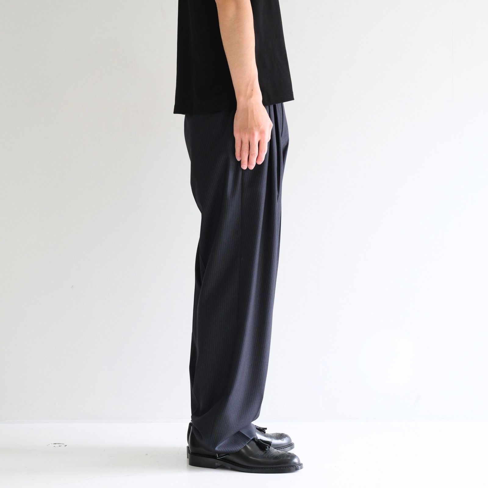 Narrow Stripe Tapered Slacks / ナロー ストライプ テーパード スラックス（HEATHER CHARCOAL）