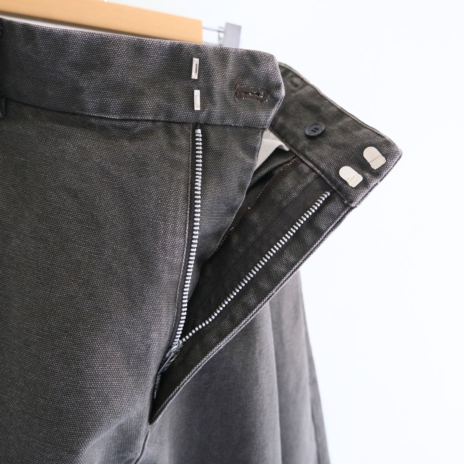 【残り1点】MERELY WASHED CANVAS FLARED PANTS（VINTAGE CAMEL）