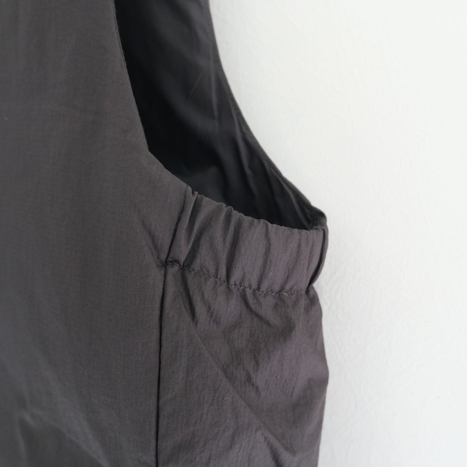 Layer Down Vest / ベスト / ダウンベスト / ダックダウン / Graphite