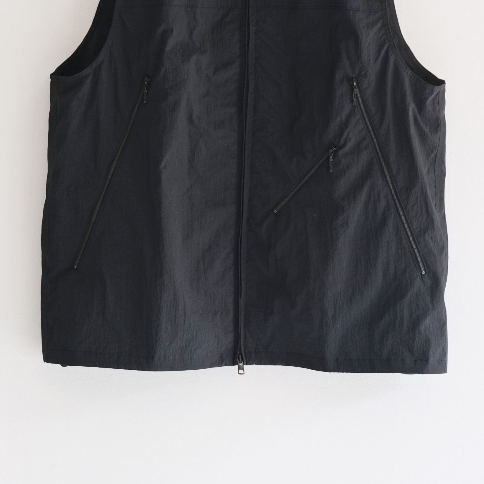 LIGHT SHELL VEST / ベスト / ナイロン / BLACK