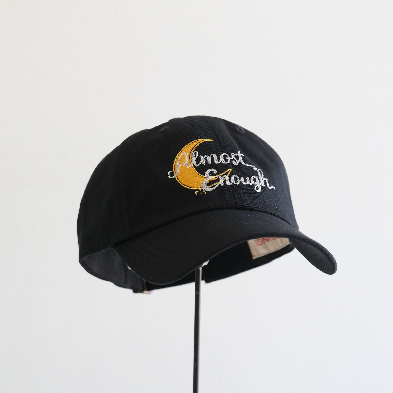 【残り1点】EMBROIDERY MID CAP（BLACK）
