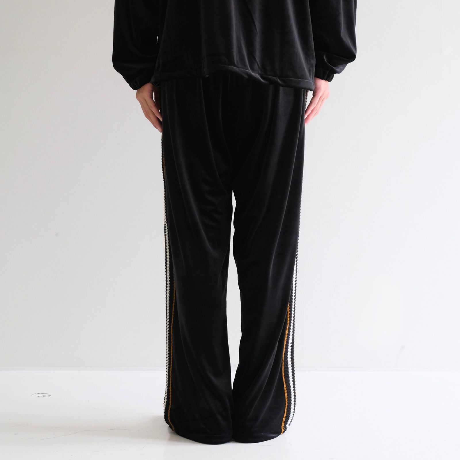 【残り1点】VELOUR TRACK PANT（BLACK）