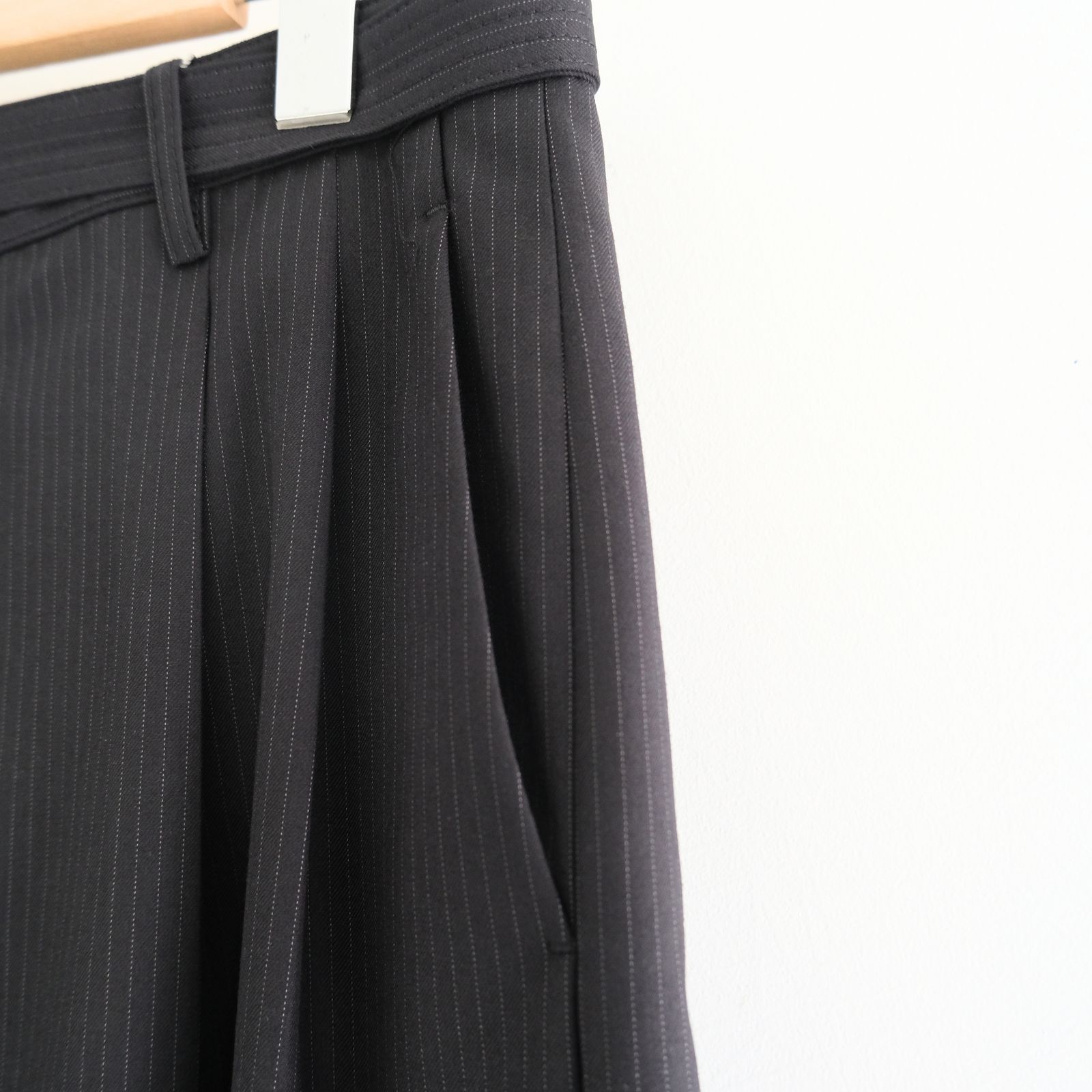 Hemingway Stripe Bermuda Pants / ヘミングウェイ ストライプ バミューダ パンツ（BLACK）