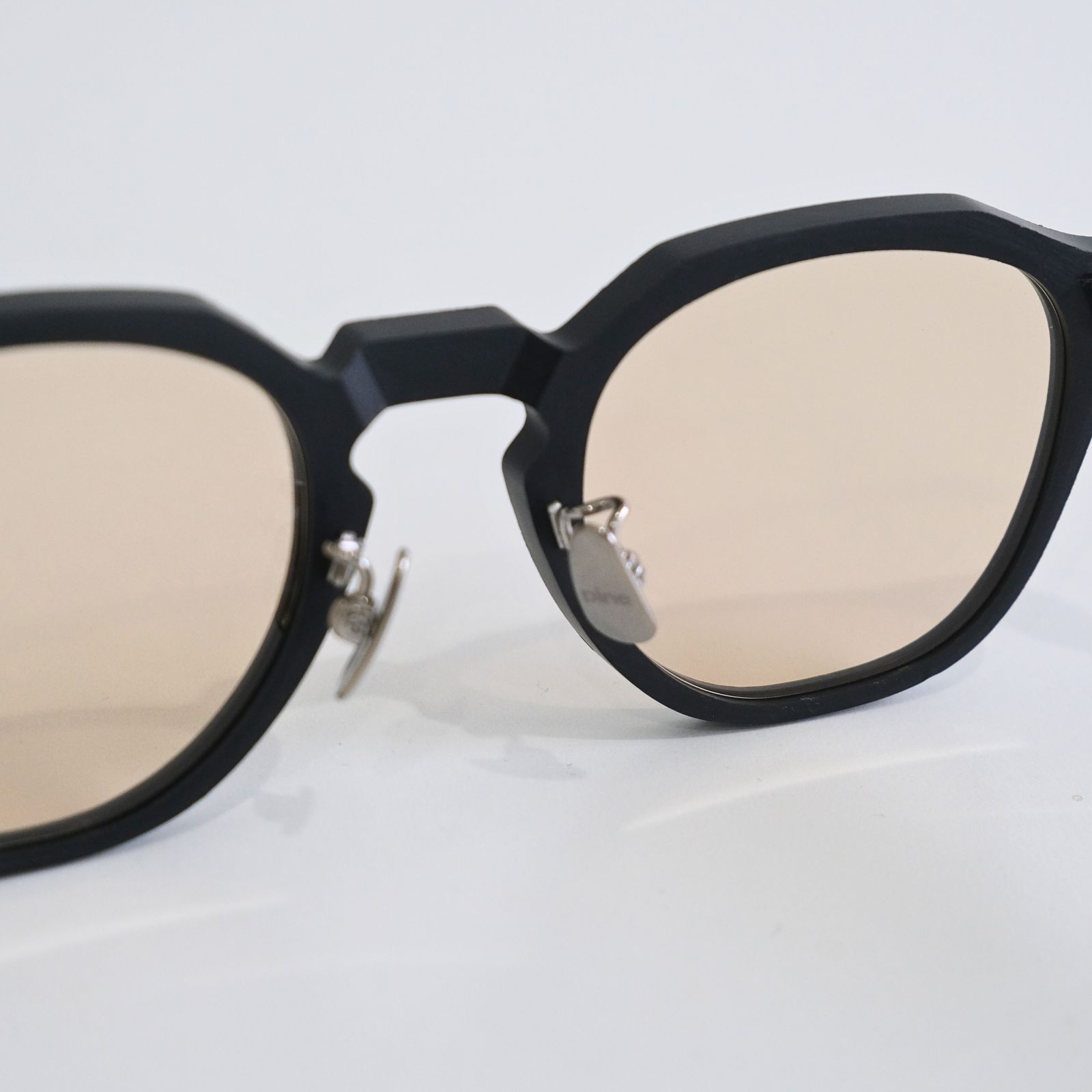 1046SG / BLACK / BEIGE / サングラス / 眼鏡