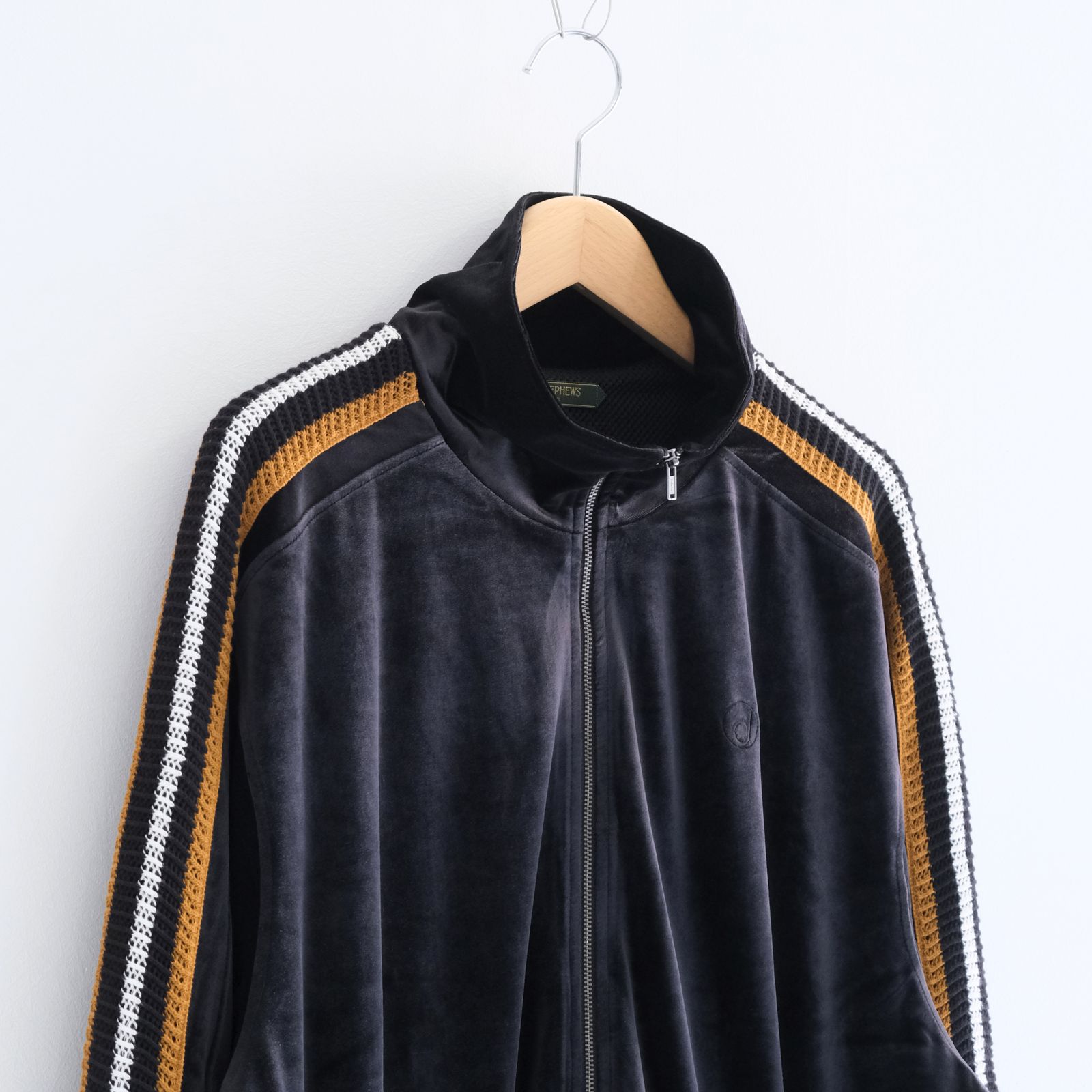 【残り1点】VELOUR TRACK JACKET（BLACK）